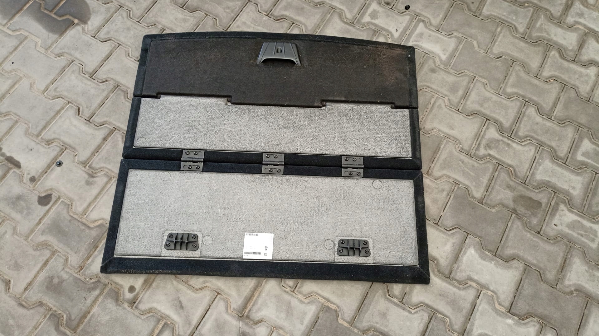 BMW X1 F48 plato rear part boot 7425352