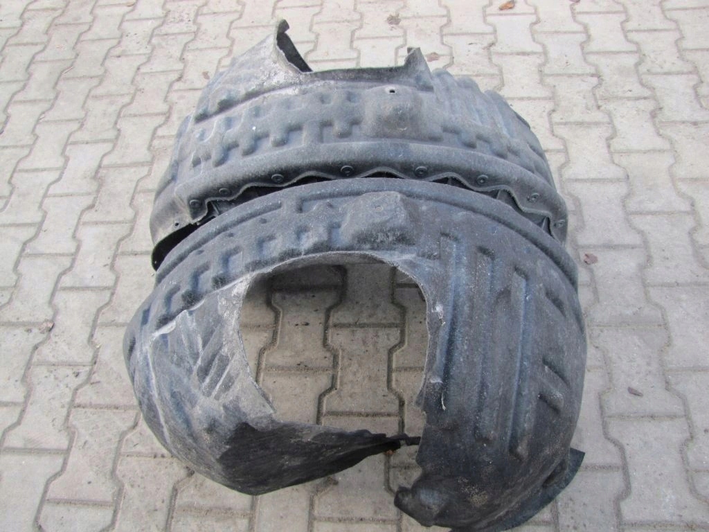 VOLVO V40 CC - NADKOLE LEWE PRZEDNIE PRZÓD