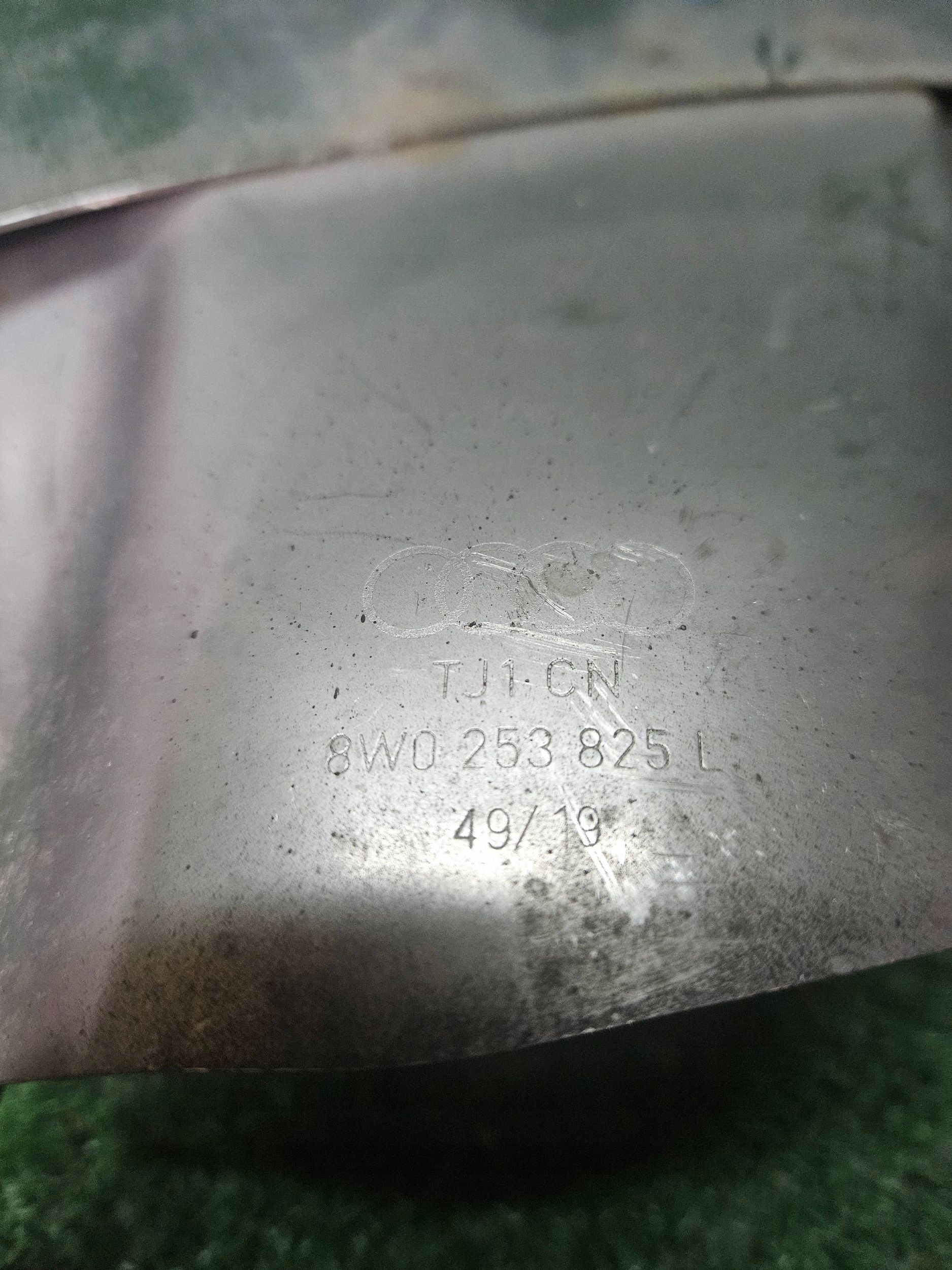 terminale dello scarico sinistra AUDI A4 B9 8W 16- NR.003