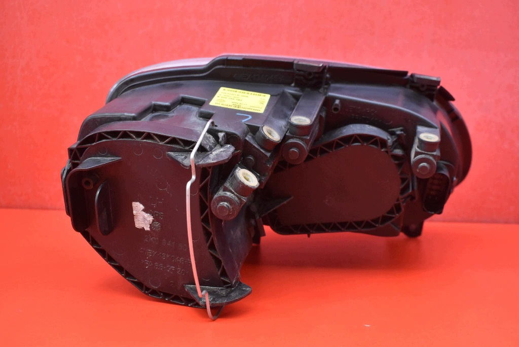 REFLEKTOR left light front EU 2K0941005B VW TOURAN 1 and 03-06