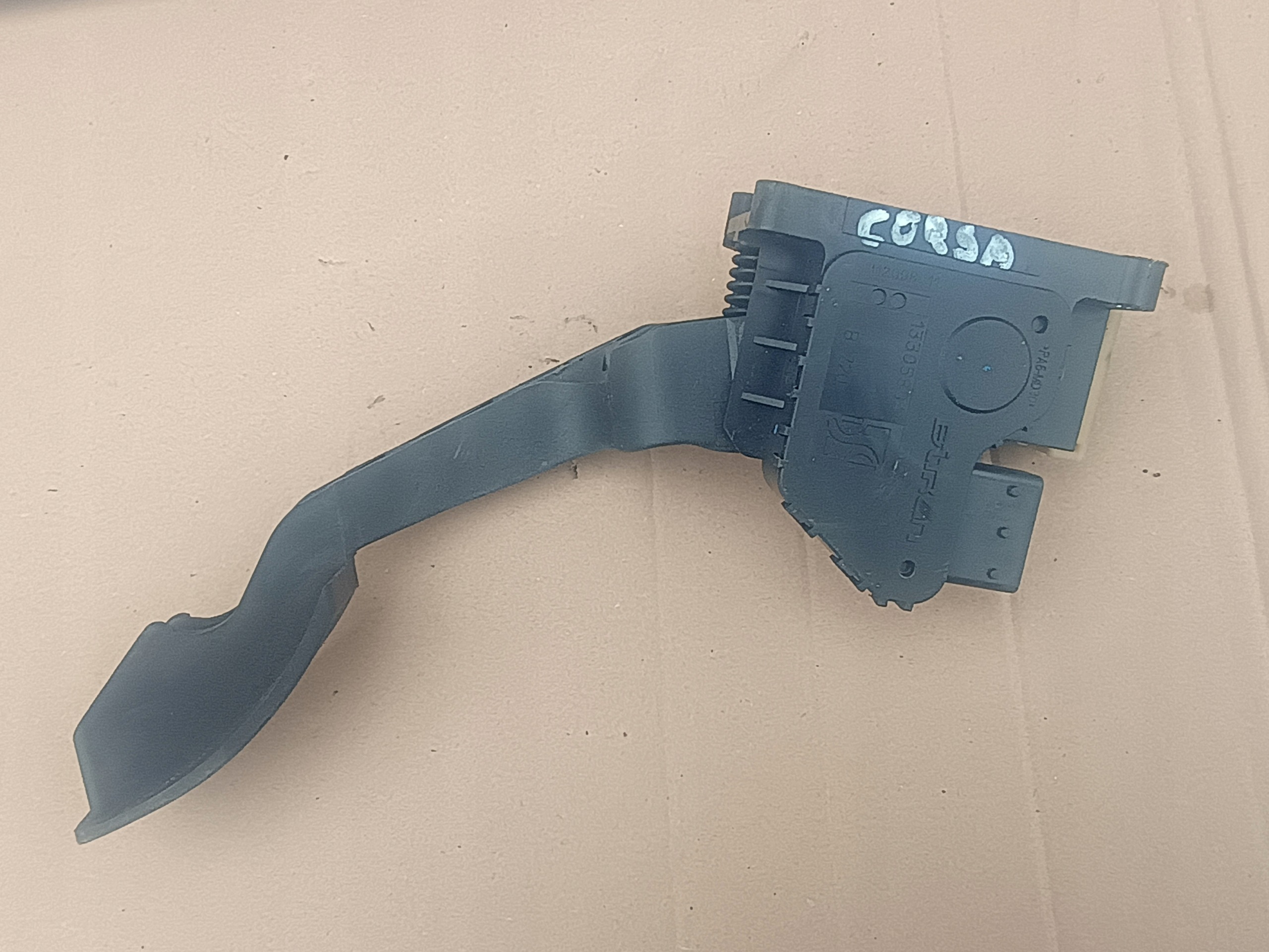 pedala gasa 13305804 OPEL CORSA D