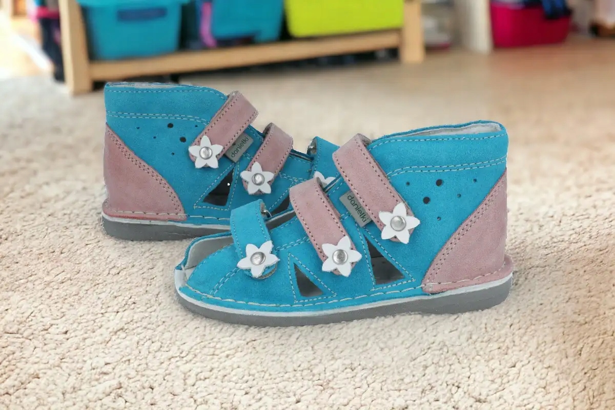 Danielki profilaktyczne kapcie do przedszkola S124 dla dziewczynki R18 Kod producenta S124