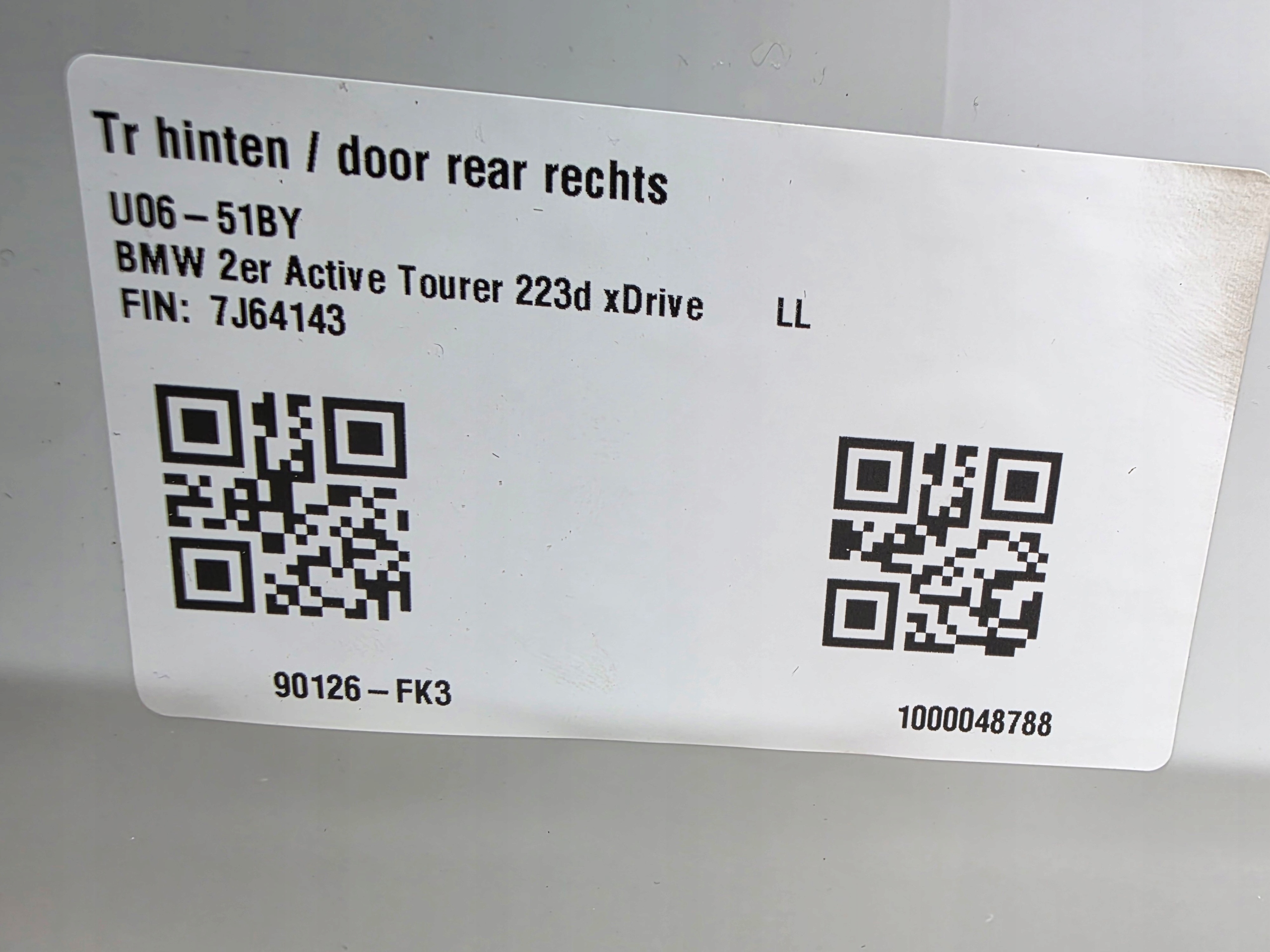 door right rear. BMW 2 U06 A300 ALPINWEISS