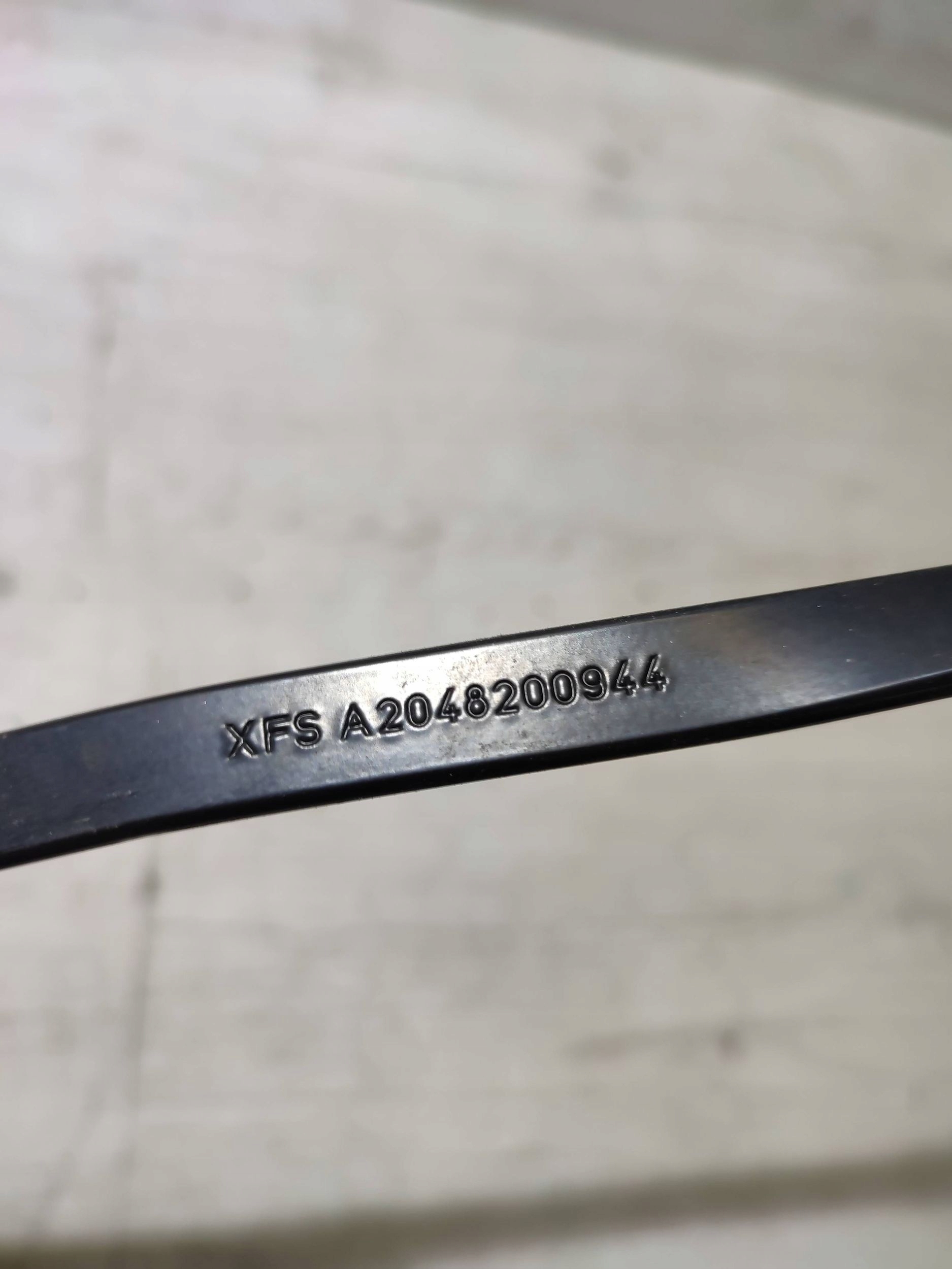 Mercedes-Benz GLK (X204) 2013 left wiper arm windows przedniej