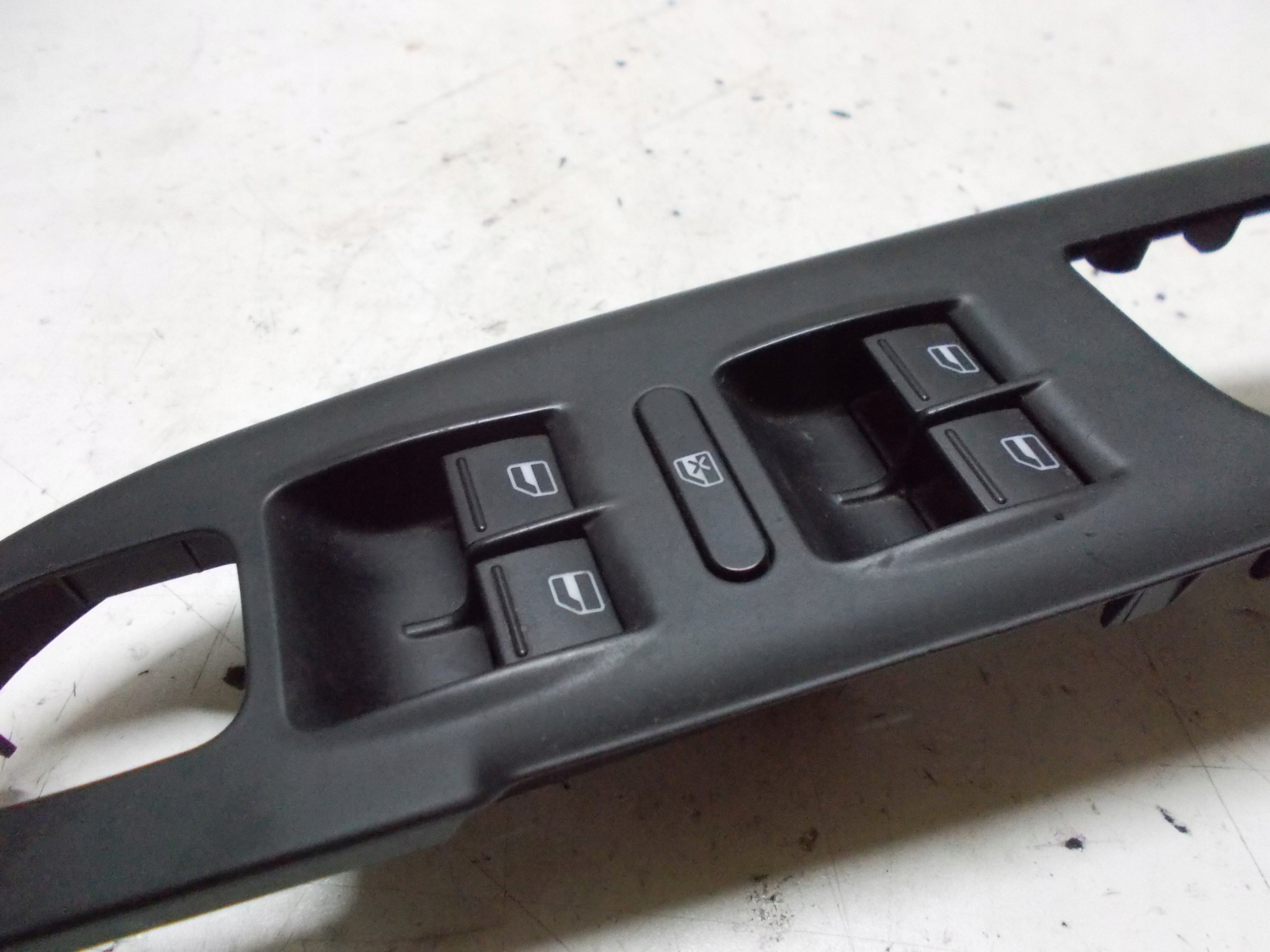 VW PASSAT B6 1.4 TSI 09R window control switch