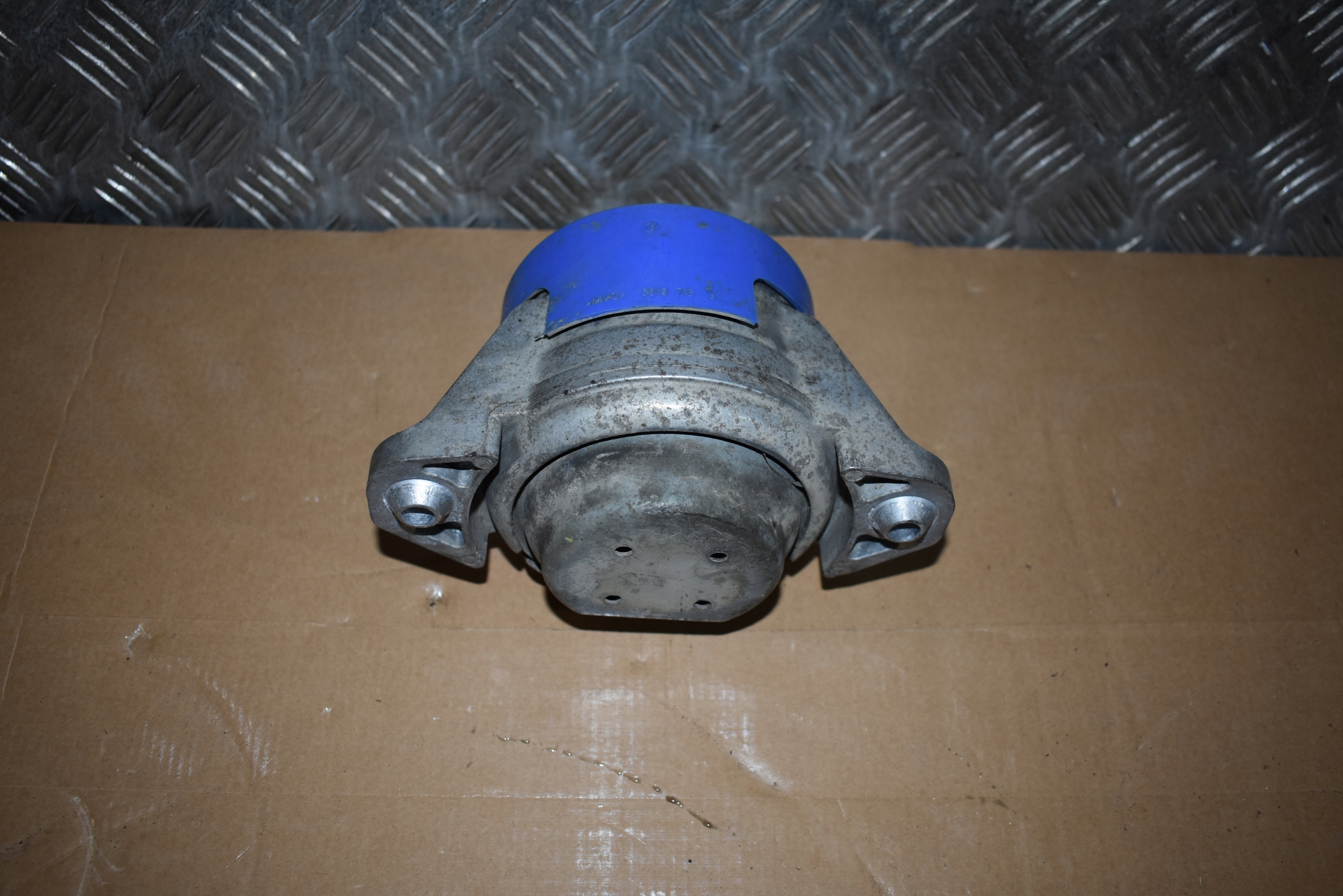 IDEALNA engine mount left MERCEDES W217 W222 1