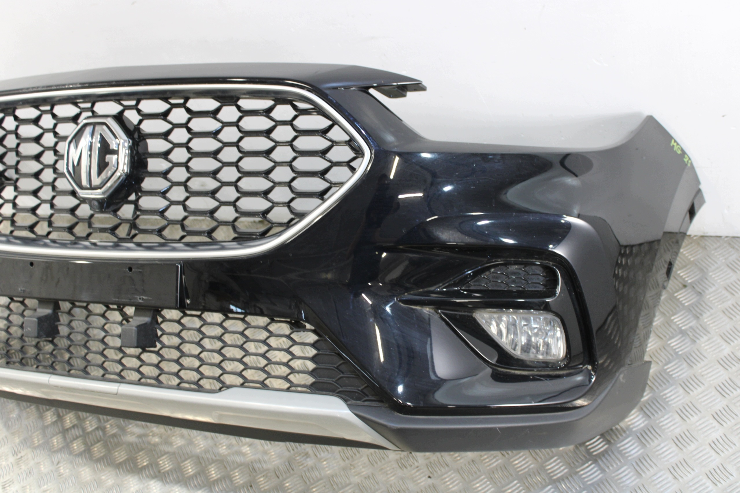 bumper front front complete KAMERA MG ZS LIFT FL 2024
