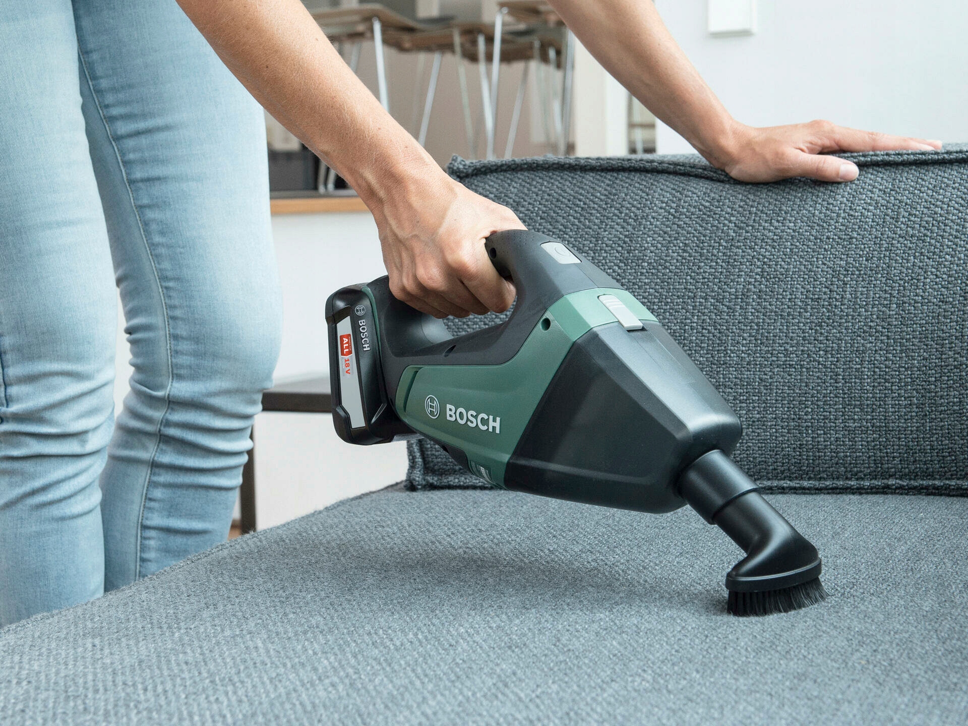 Odkurzacz Ręczny Akumulatorowy BOSCH UniversalVac Czas pracy bezprzewodowej 20 min