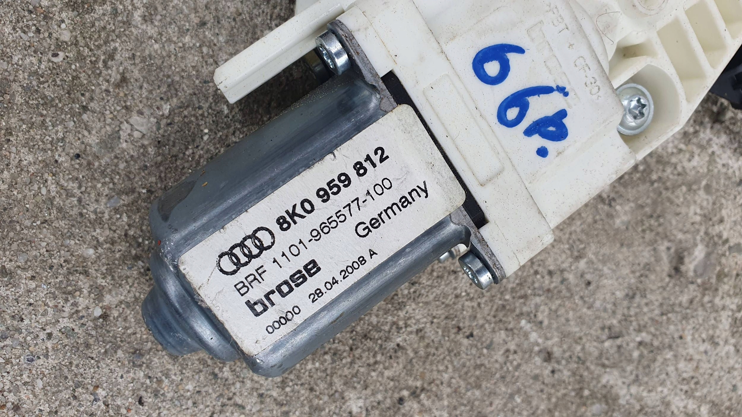 Audi A4 B8 3K0 window regulator right rear part