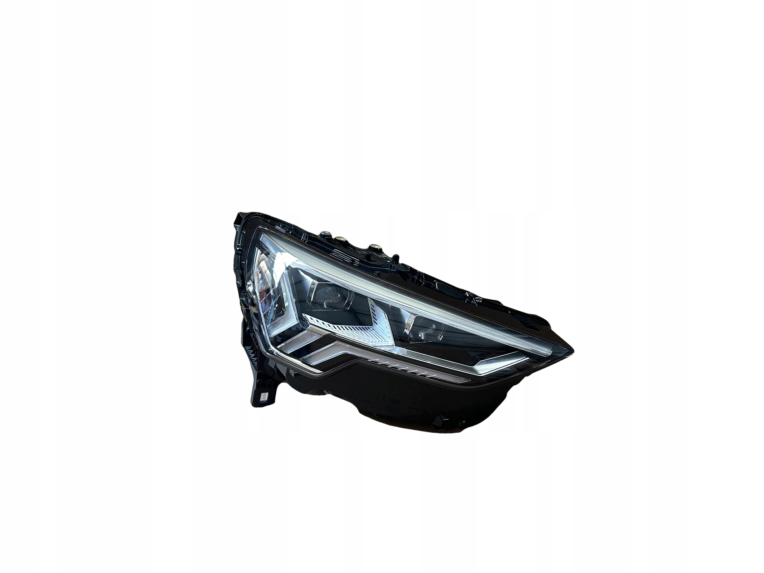 AUDI Q3 83A light right front MATRIX 83A941036A