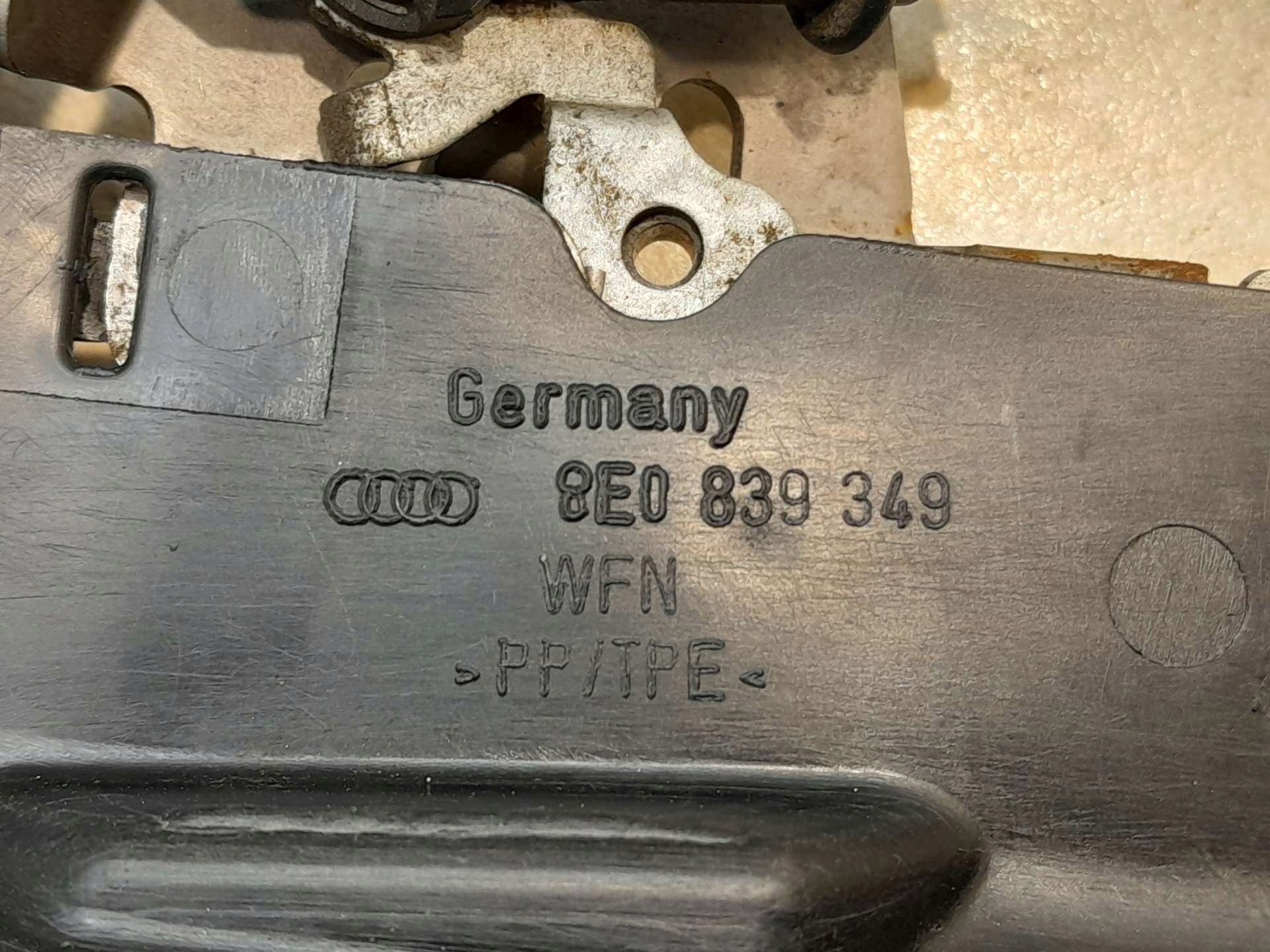 lock door left rear part AUDI A4 B6 1.9 TDI 8E0839349