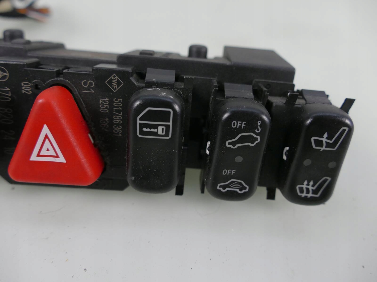 MERCEDES R170 PANEL schalter schalter hitzung des warnblickschalters 2108200151