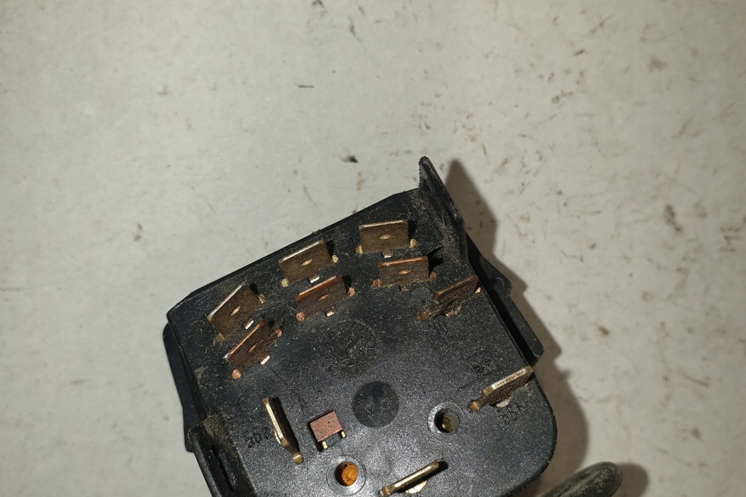 Bouton Indicateurs de direction OPEL 90181846 OPEL