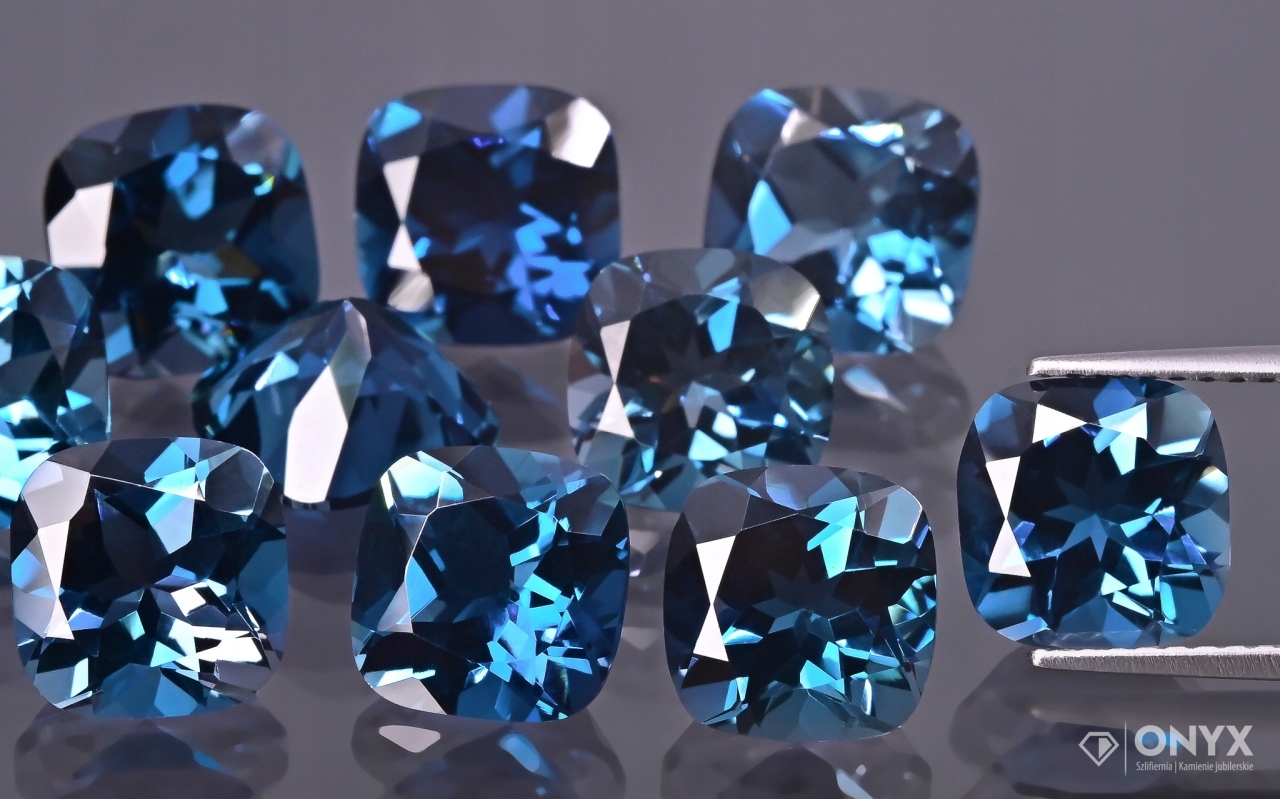 Topaz London Blue fazetovaný cushion 6x6 mm