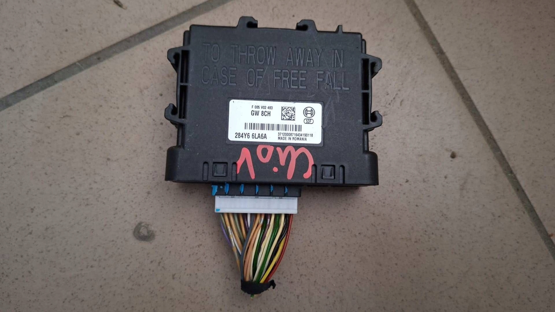 Module Gateway Renault Clio V 284Y66LA6A