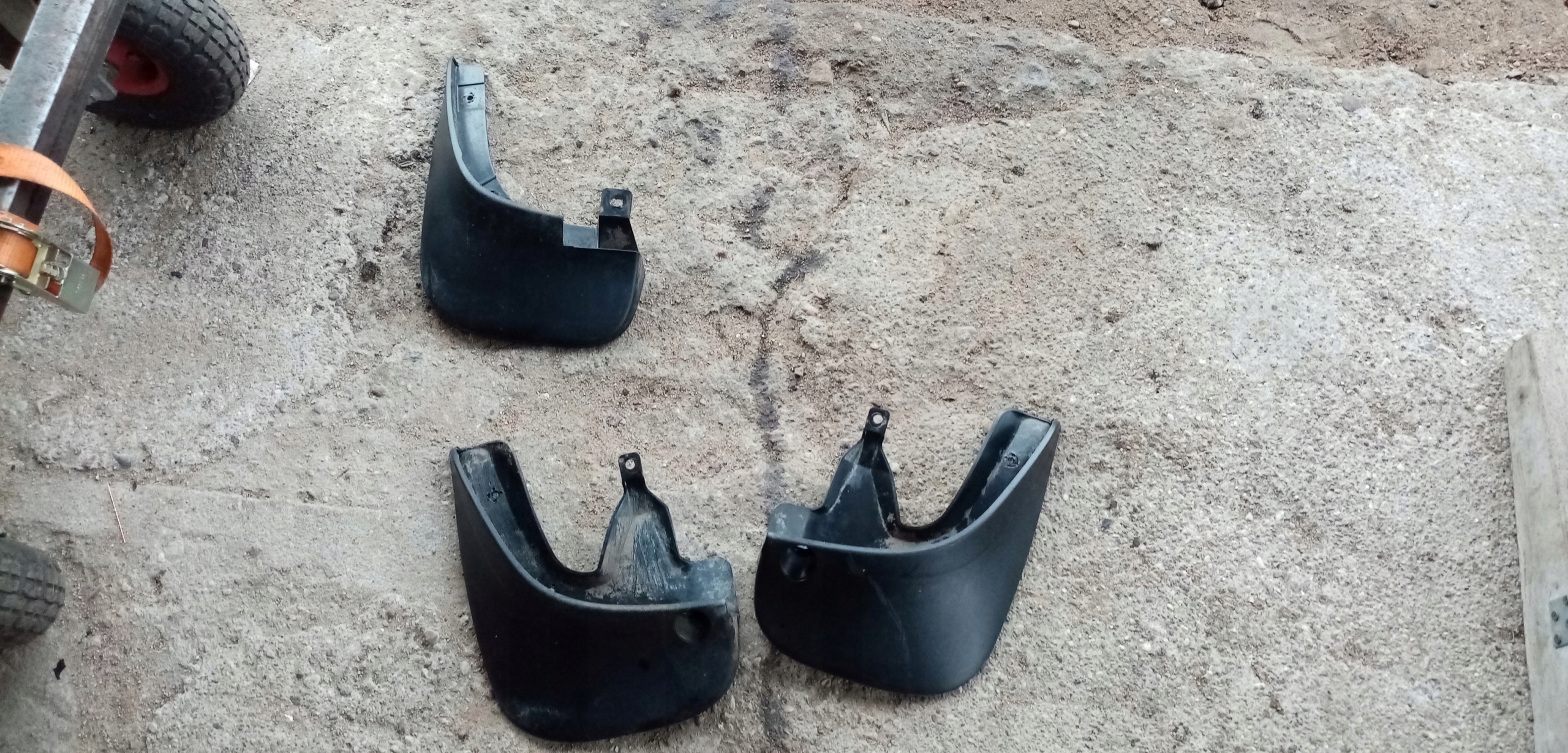 CHLAPACZE KOMPLET PRZÓD TYŁ HYUNDAI TUCSON WĄSKI