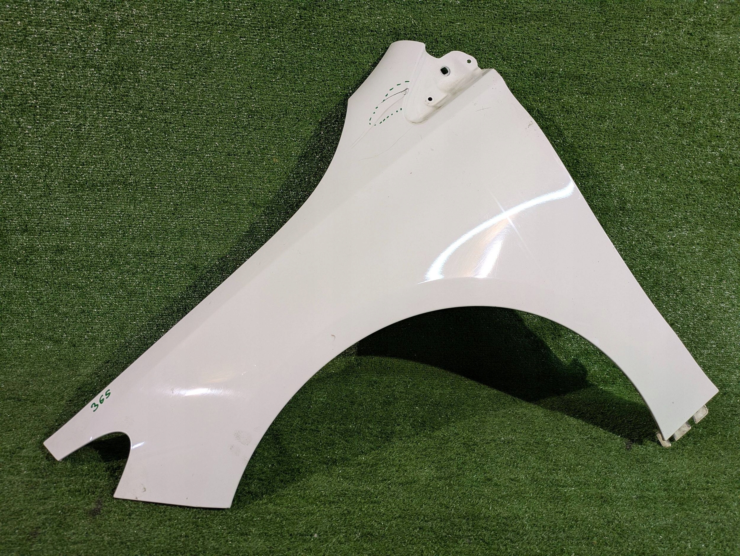 fender front left front MERCEDES B-KLASA W247 NR.365