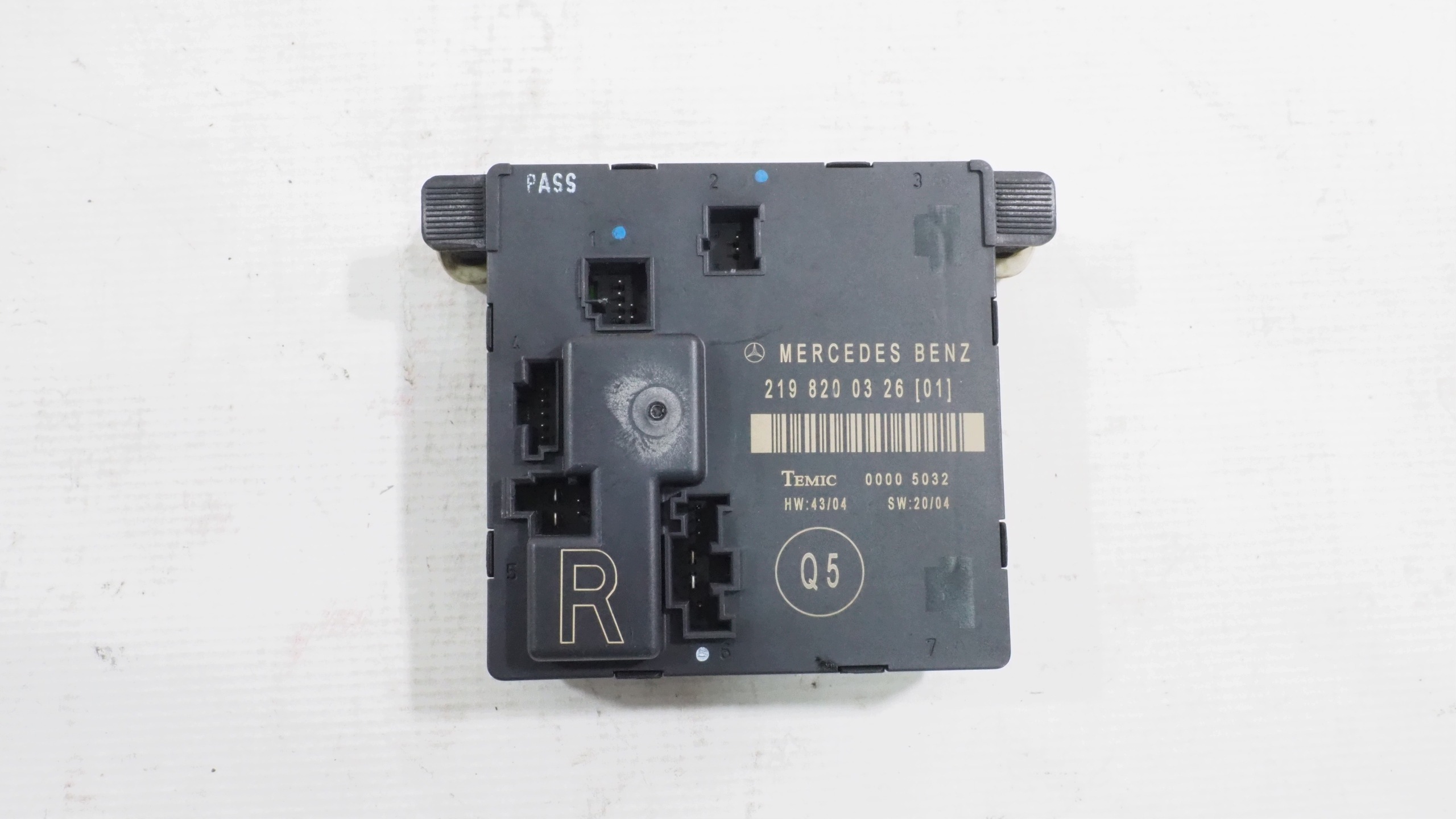 Mercedes CLS W219 module control unit door right rear part 2198200326