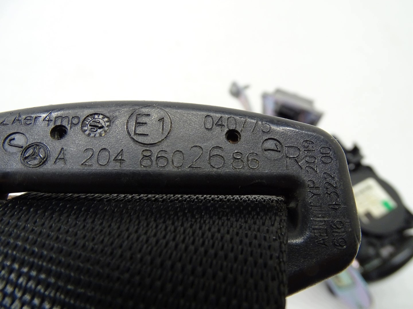 tension belt safety right front front MERCEDES W204 A2048602686