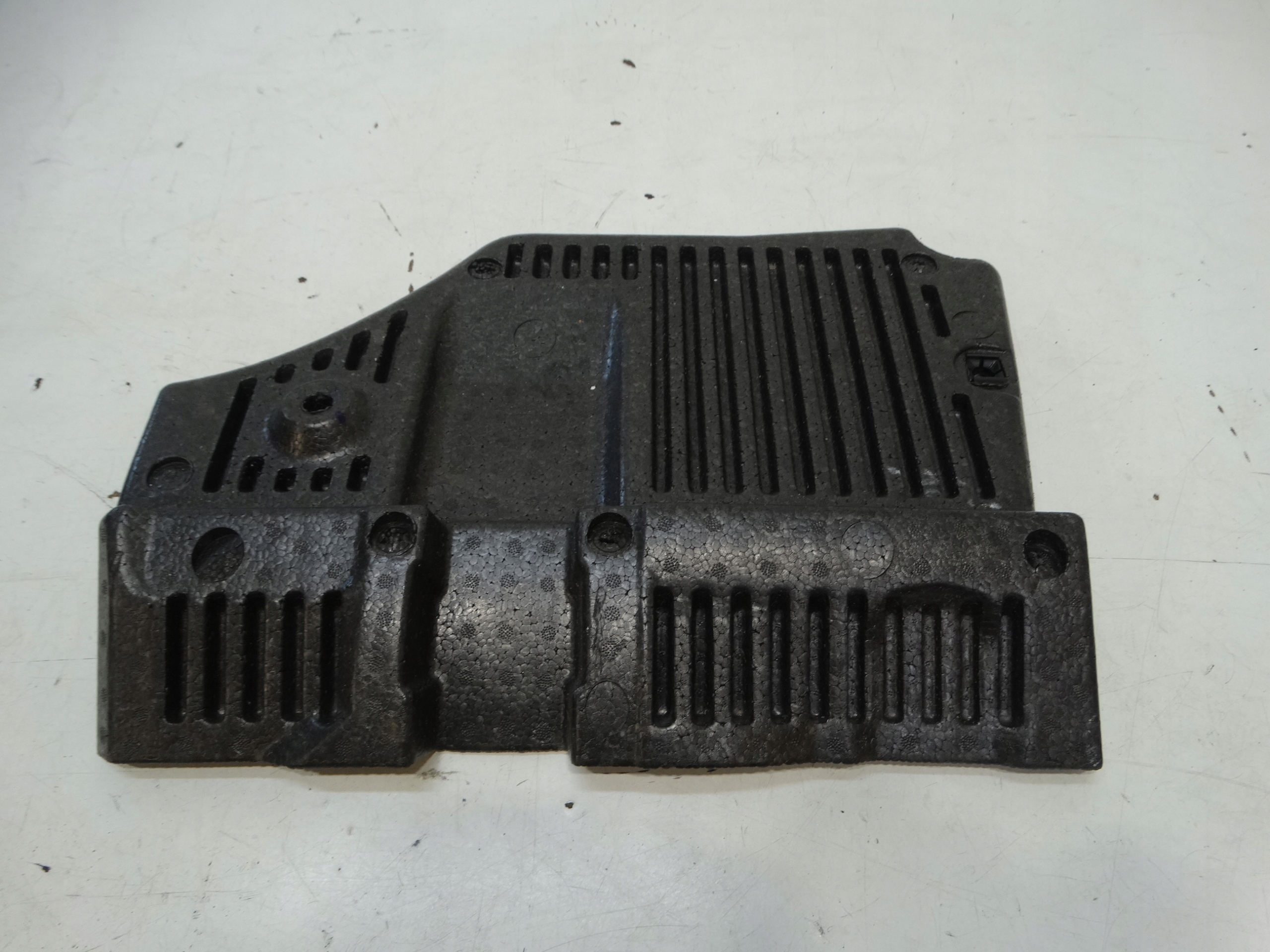 polystirene below carpet TOYOTA AYGO LIFT 55214-0H030
