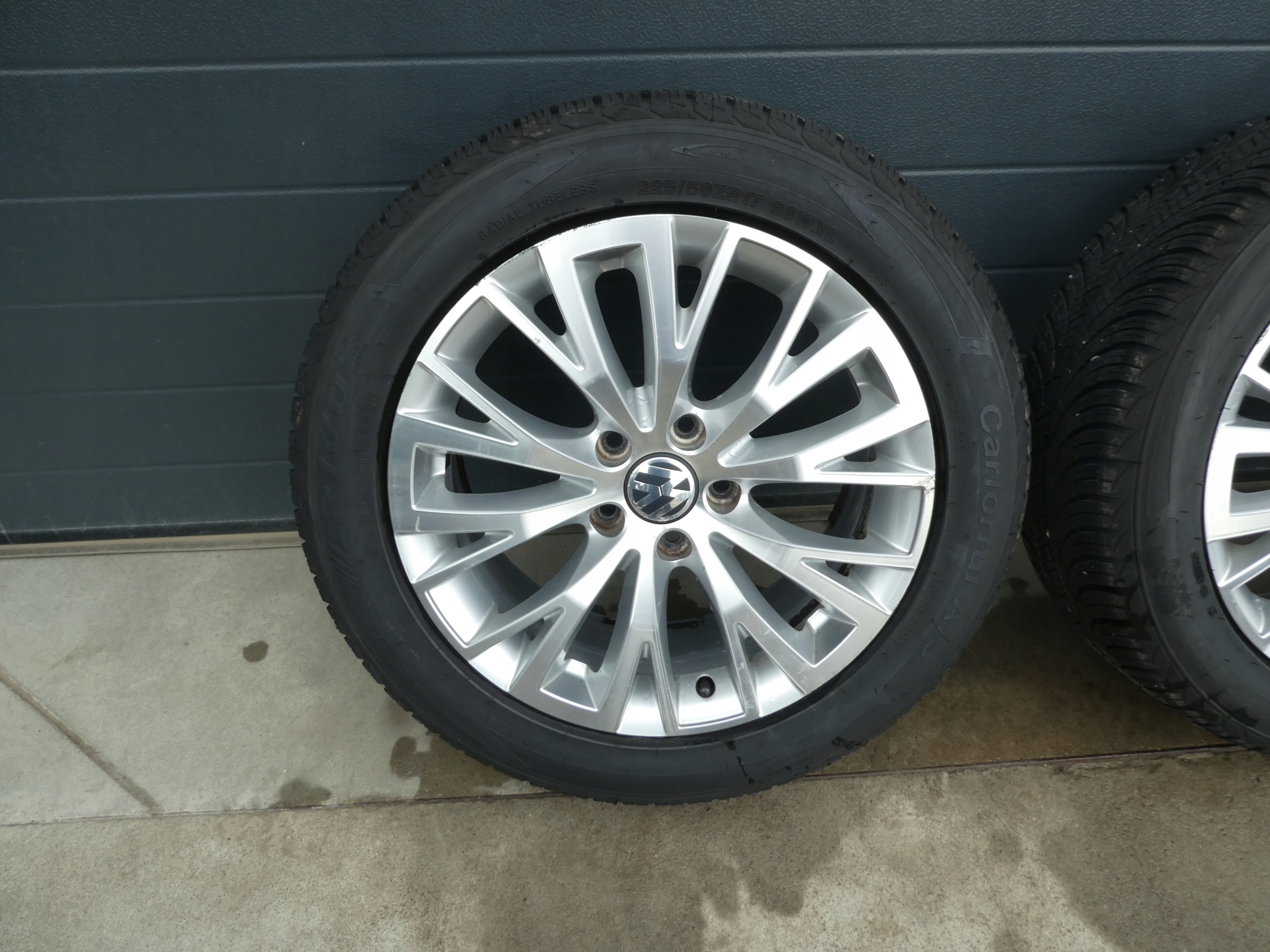 4X wheels discs tyres VW 7N0601025D 2023R