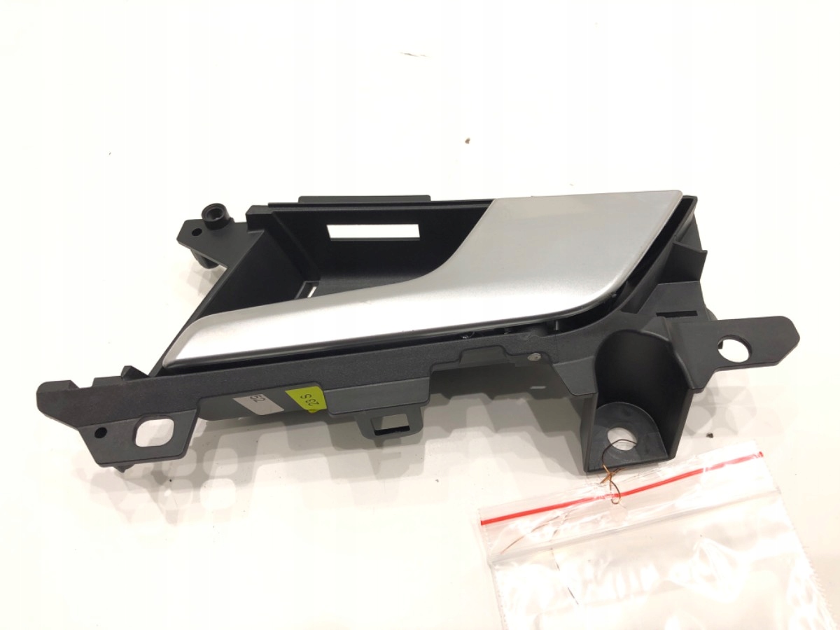 ручка двери внутренняя Audi A4 B9 универсал 8W0839020A