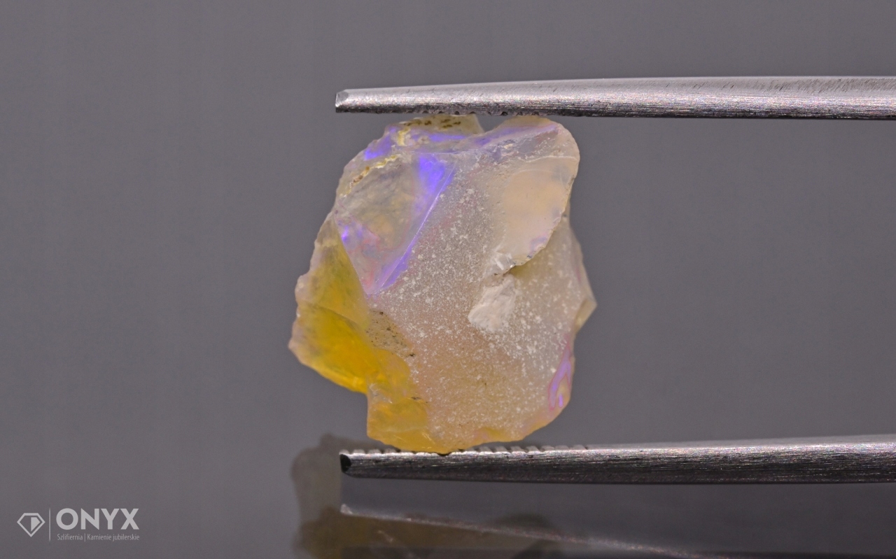 Opal z Etiopie hrudky 14x11 mm