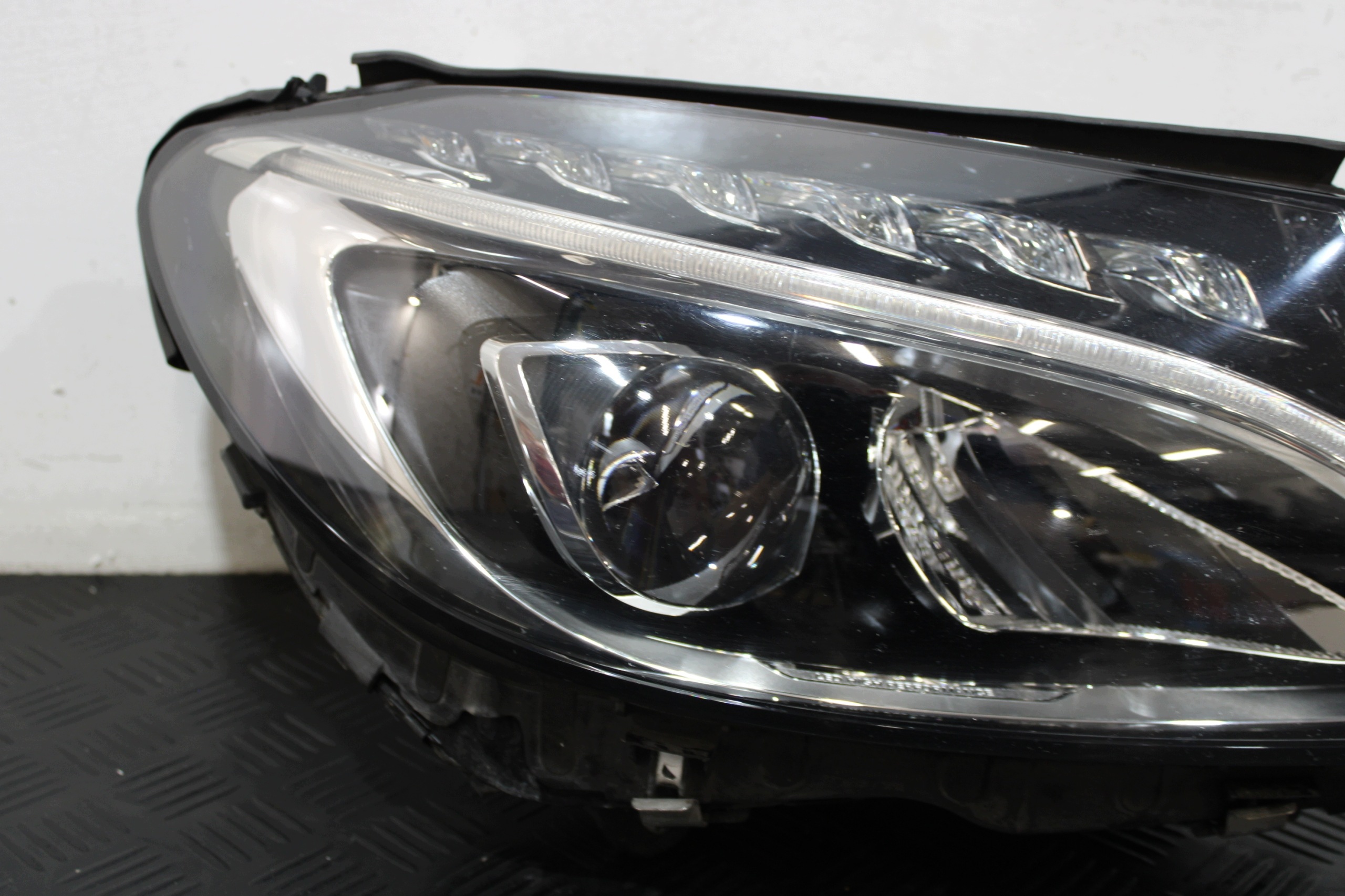 lights front front LED A2059063703 A2059063803 MERCEDES C-KLASA W205