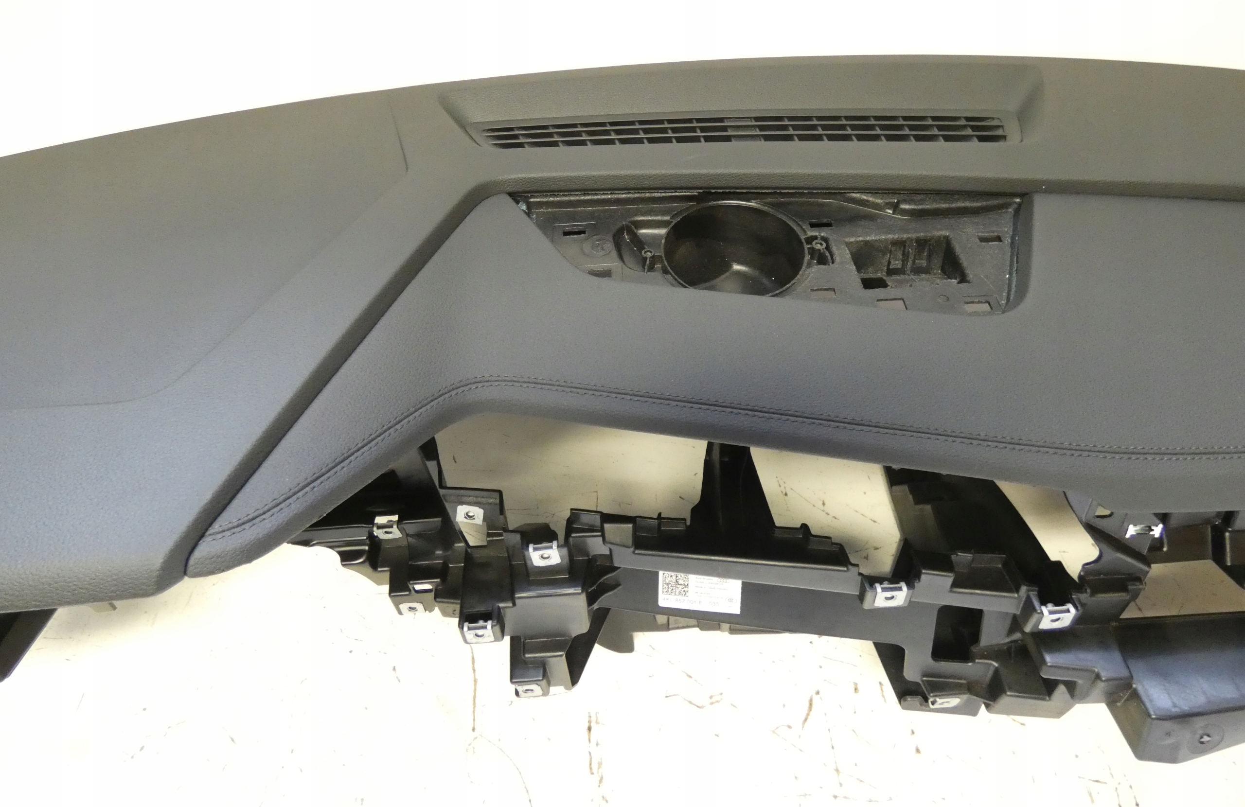 AUDI E-TRON Q8 4KL857033 dashboard instrument panel console cockpit