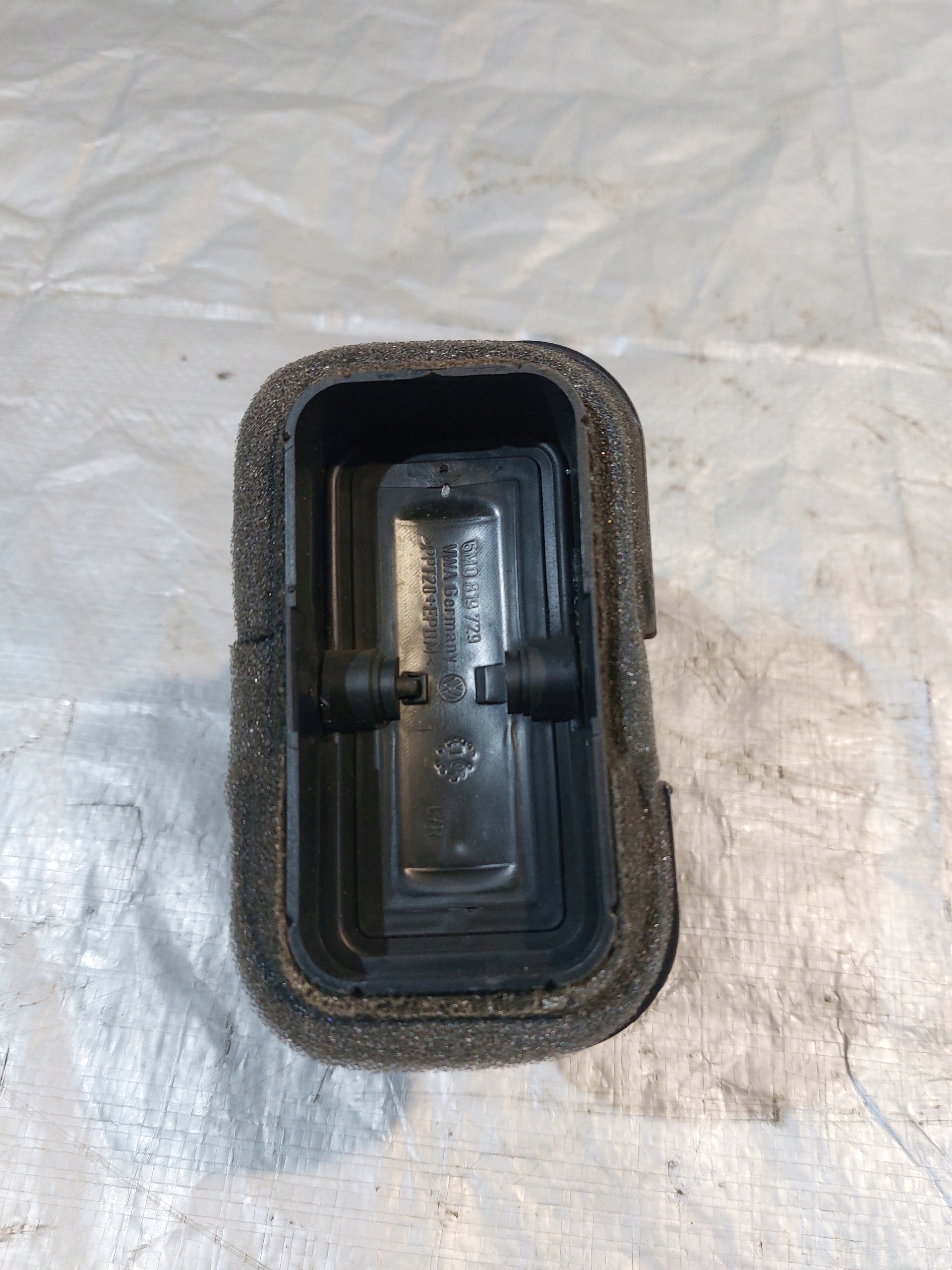grid air conditioning devices right VW TIGUAN and