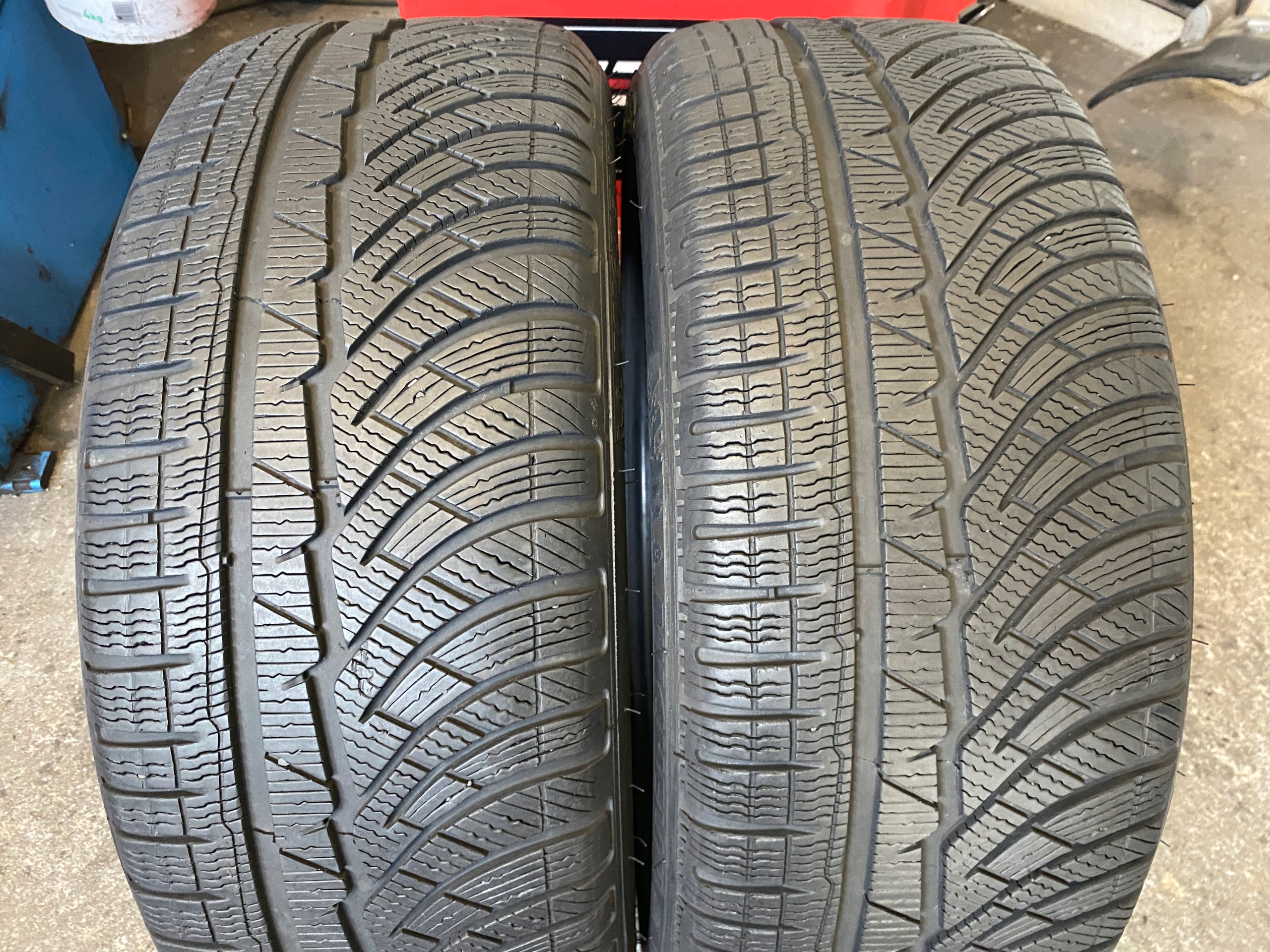 2 tyres winter 225/45R18 Michelin Pilot Alpin 4 PA4 Run Flat