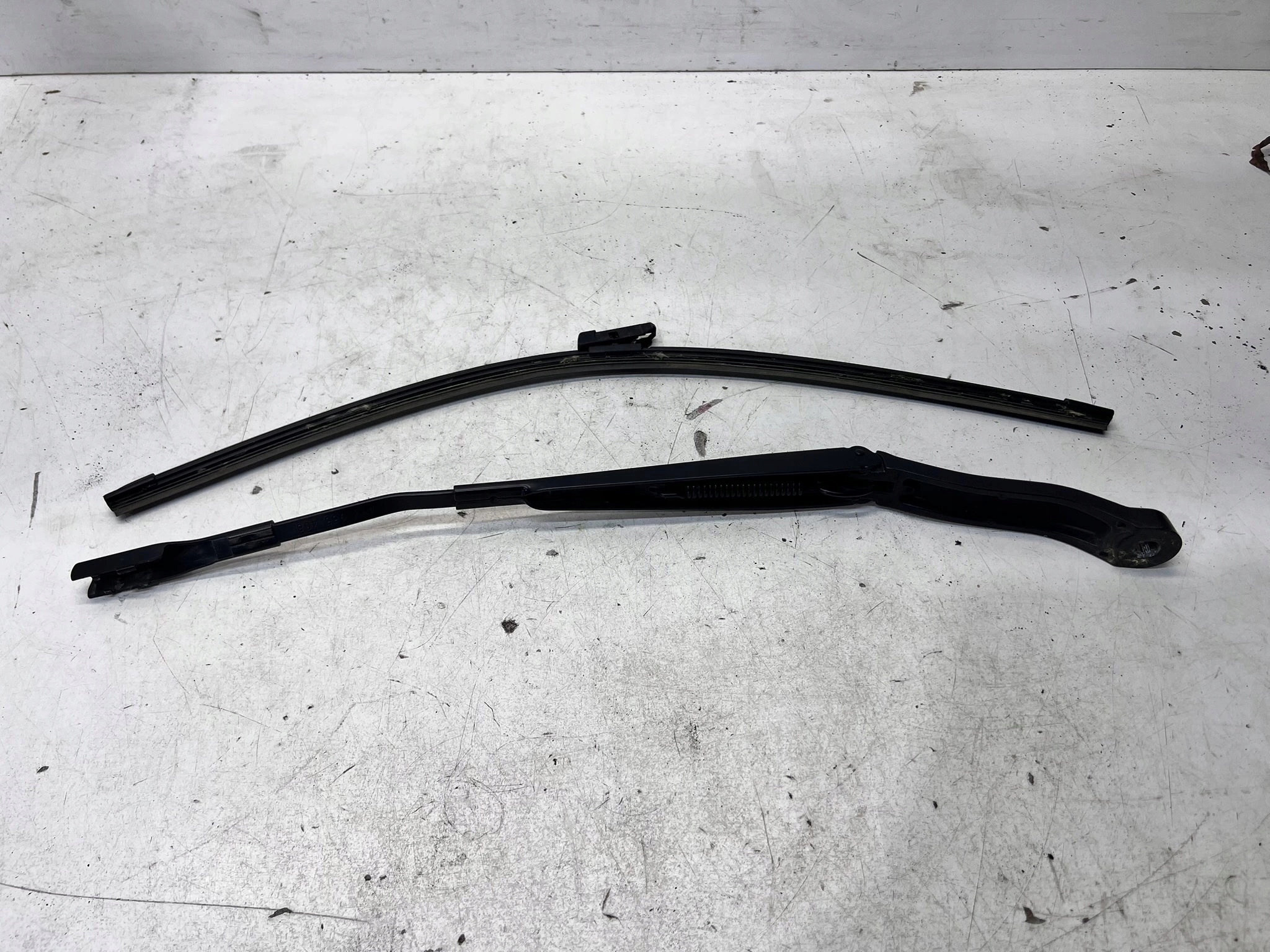 wiper arm right AUDI Q7 4M 4M2955408