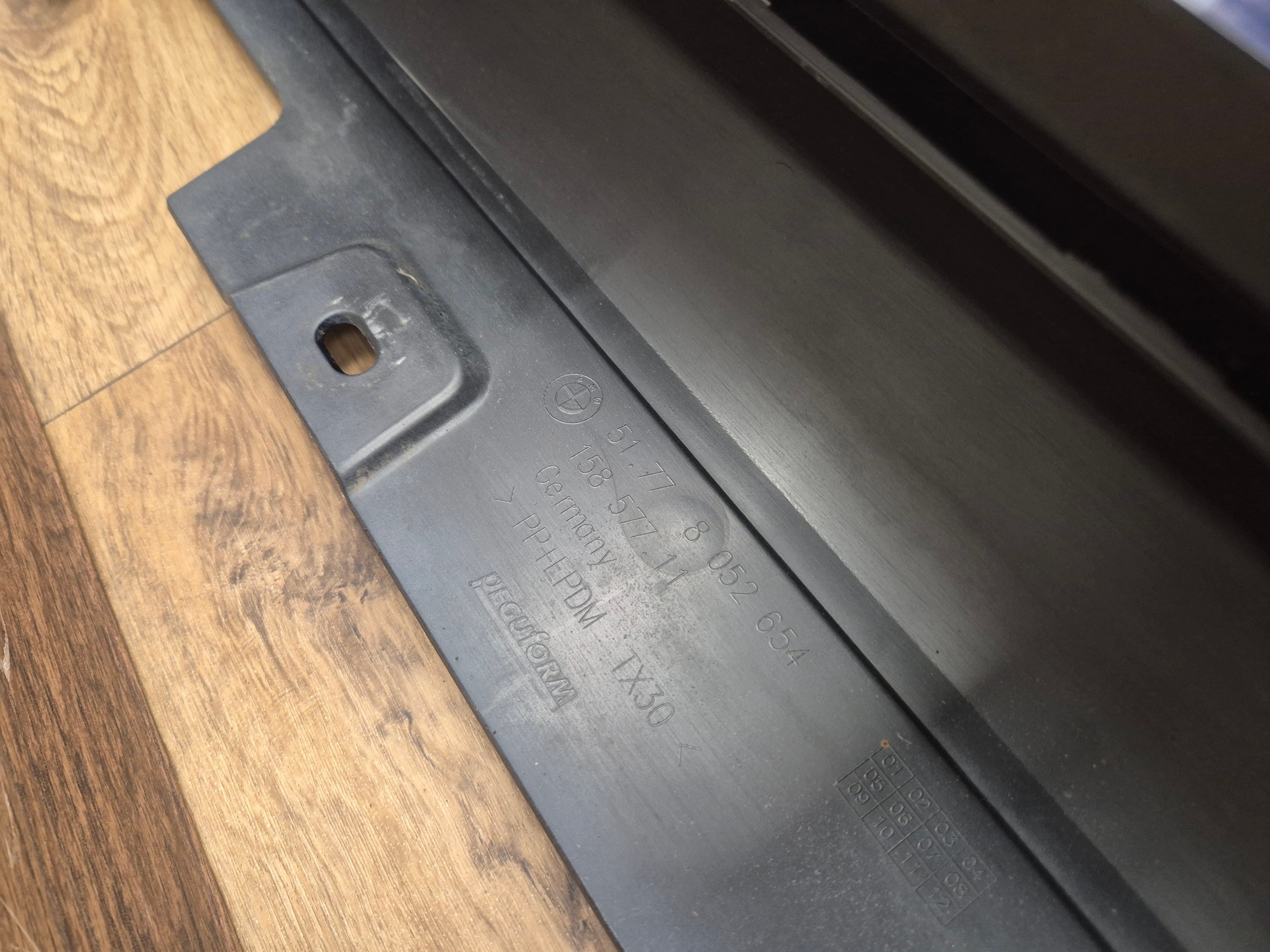 BMW 6 F06 right threshold moulding threshold m-packet W colour A76 8052654