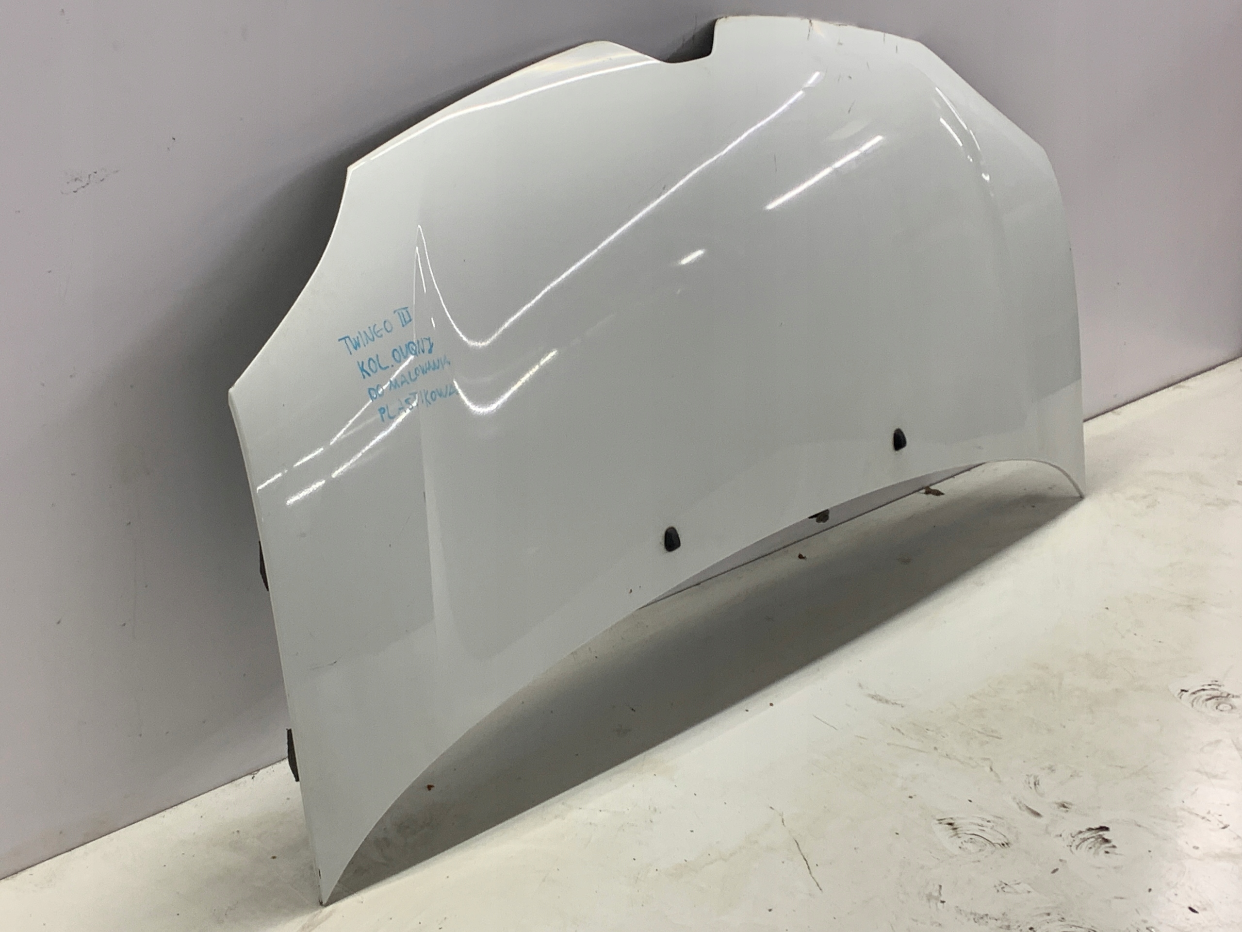Capot RENAULT TWINGO III (2014-2018) des roues OVQNJ