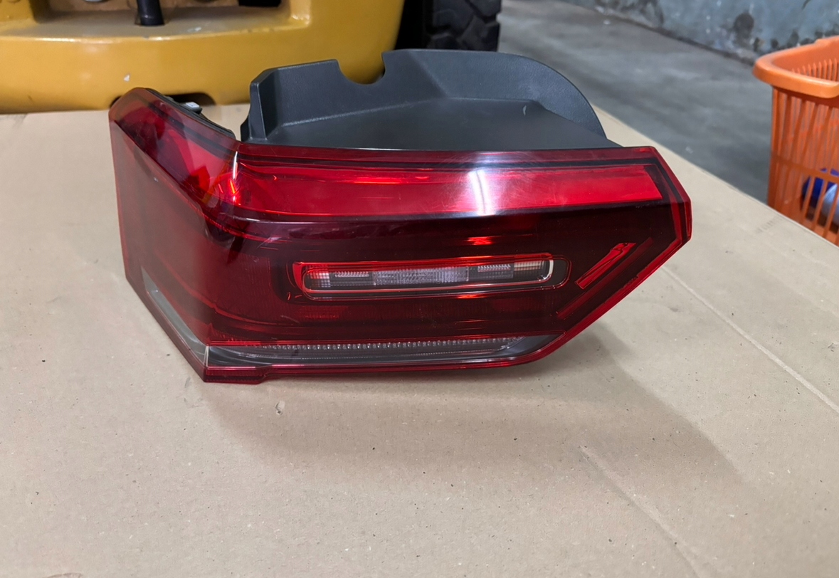 vw ID3 id.3 фонарь левый 10A945207C
