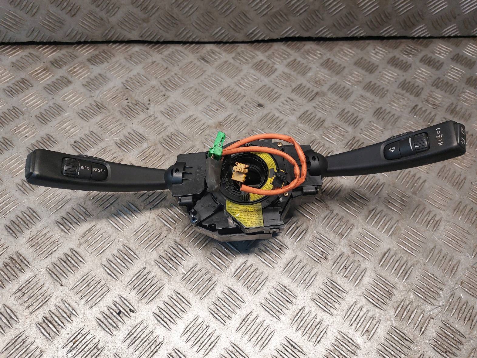 steering wheel levers and controls + ring VOLVO V50 and 30710344