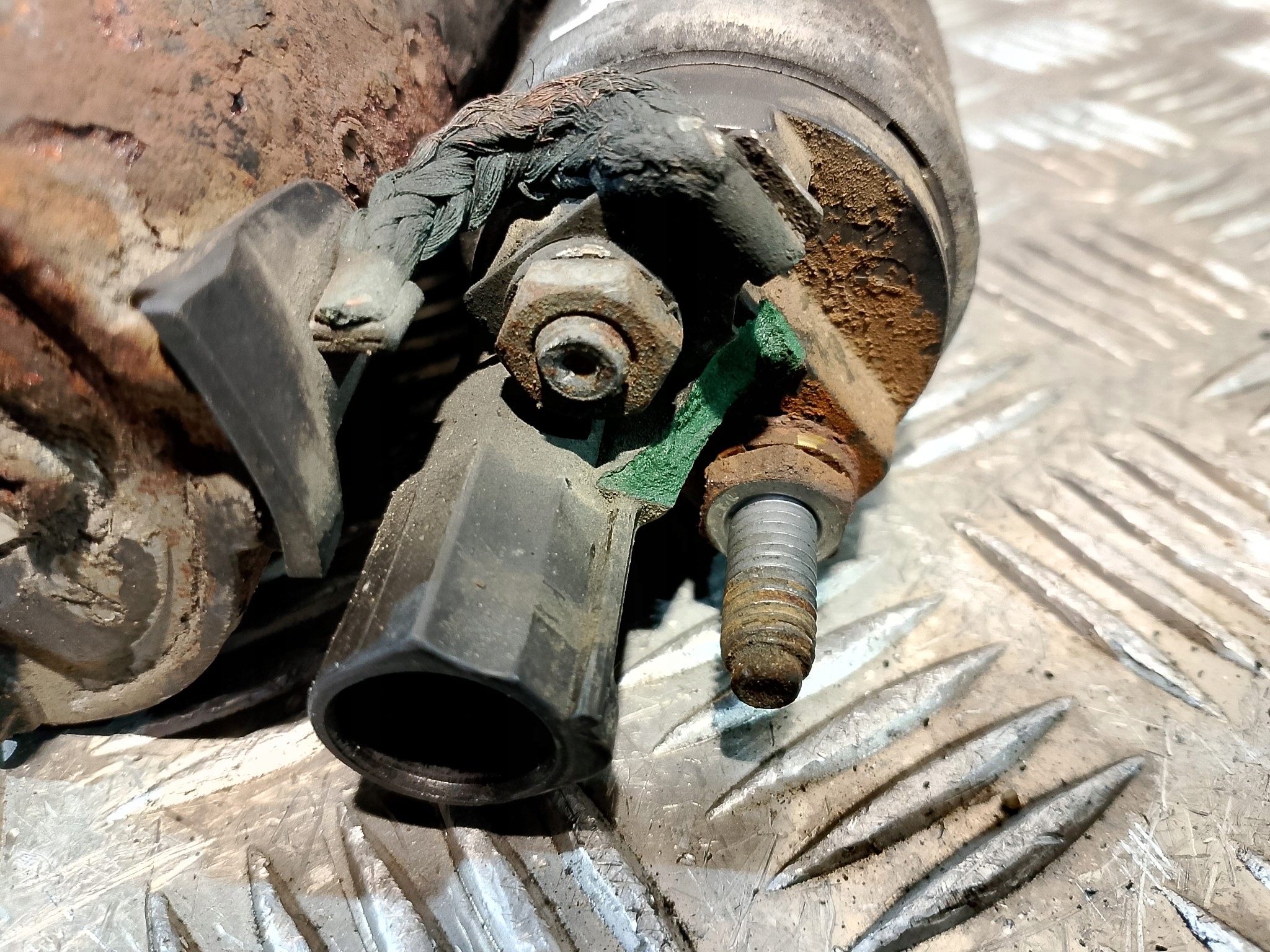 startér MOTORU AUDI A6 C6 3.2 V6 1005831420 BOSCH