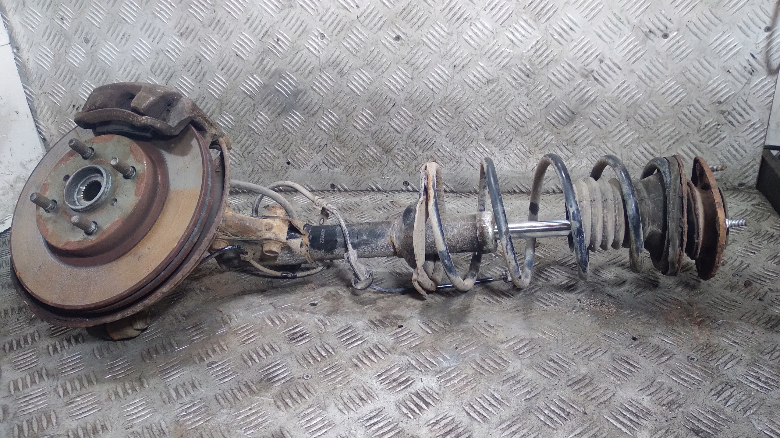 MCPERSON ZWROTNICA LEWY PRZÓD PRZEDNI TOYOTA YARIS 1