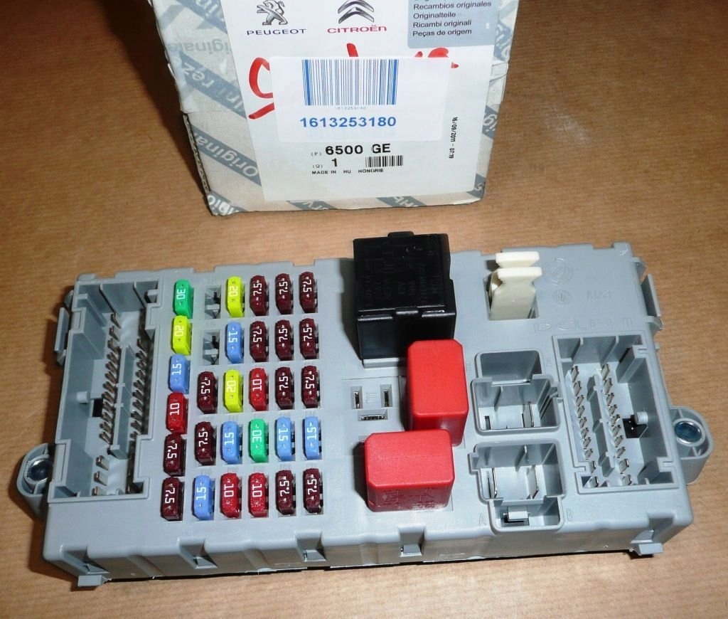 SKRZYNKA BEZPIECZNIKÓW CITROEN JUMPER III
