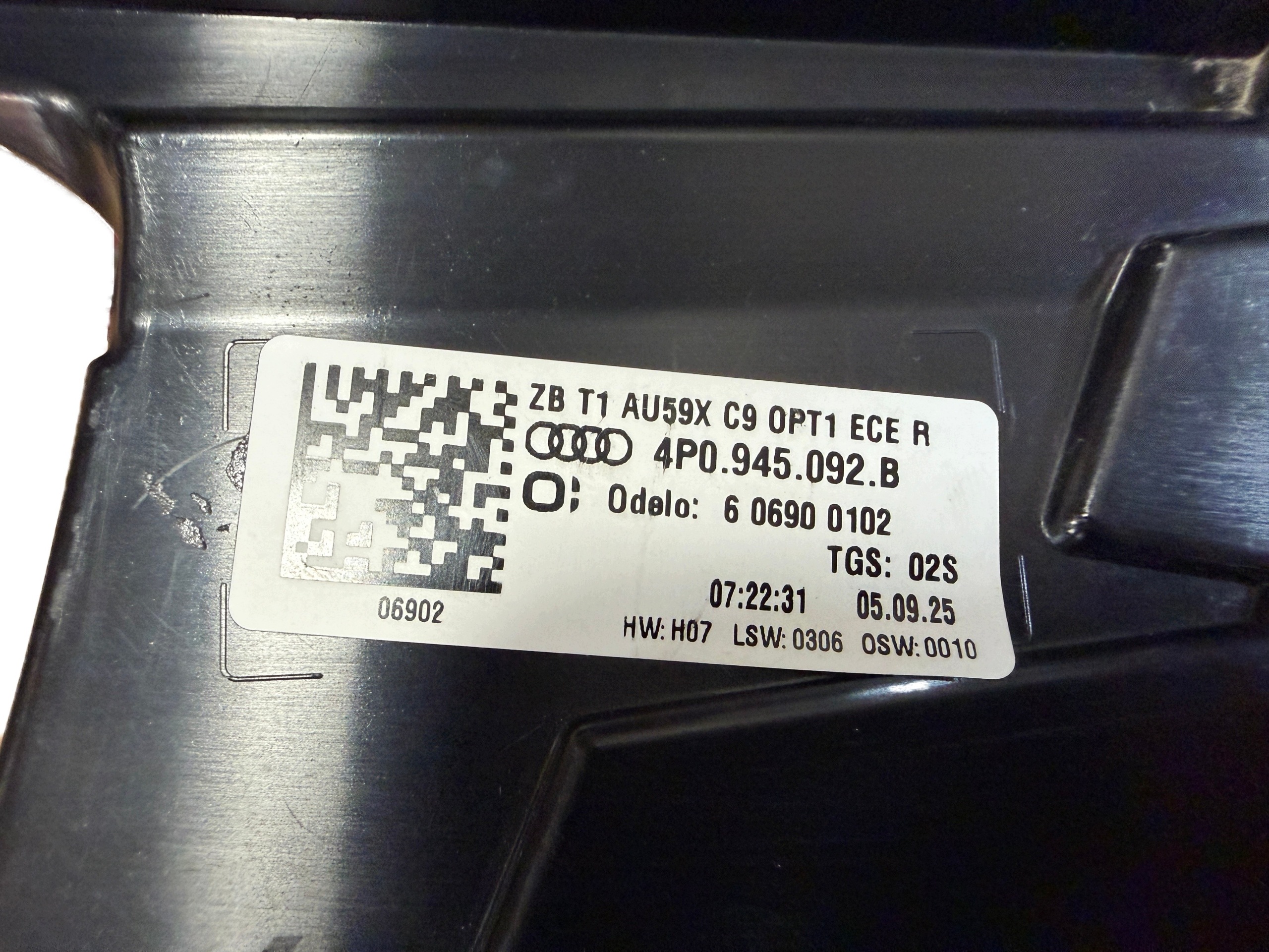 AUDI A6 C9 4P light right rear part ANIMACJA DYNAMICZNA OLED 4P0945092B