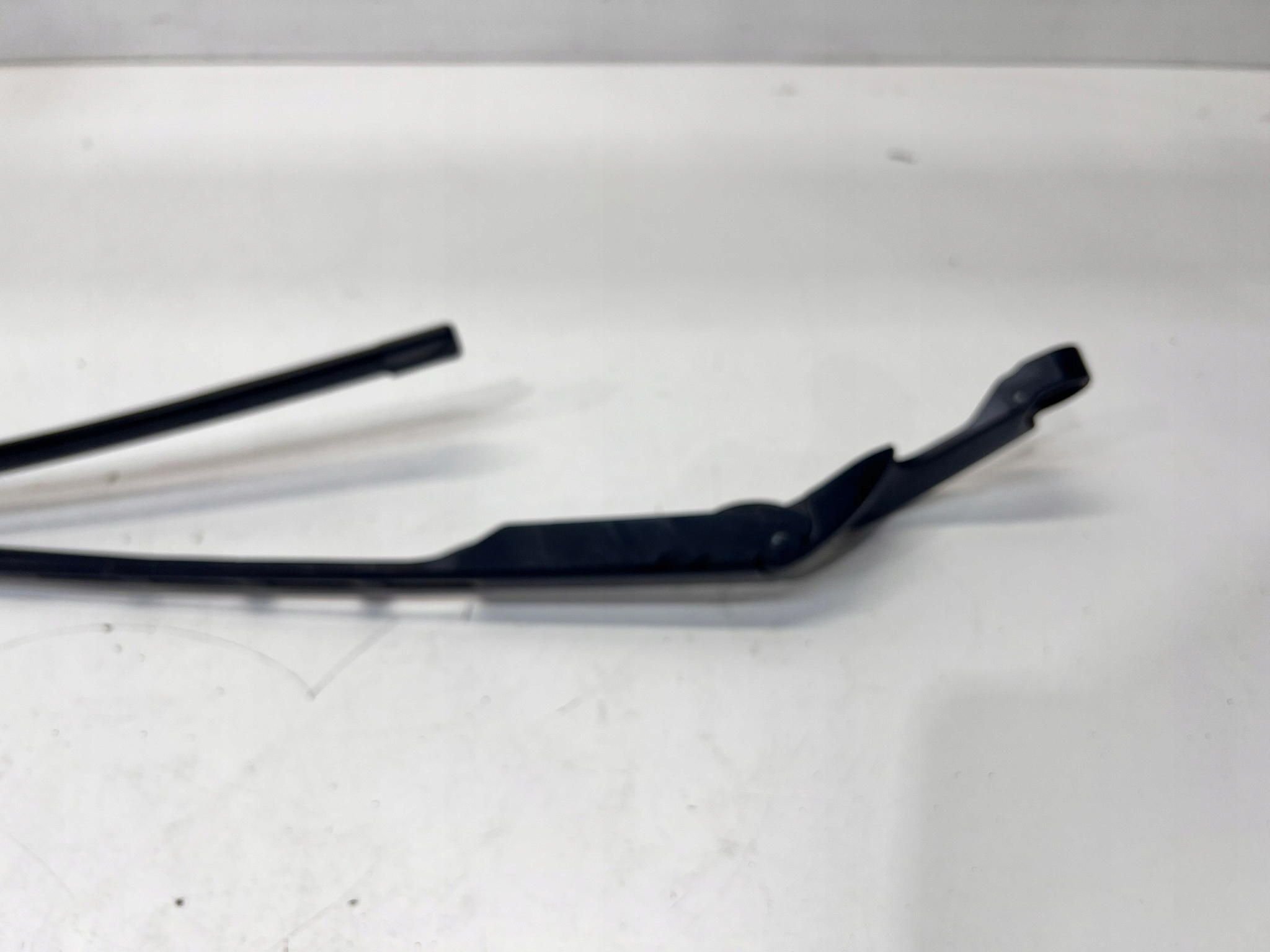 wiper arm AUDI A6 C6 left 4F1955407B