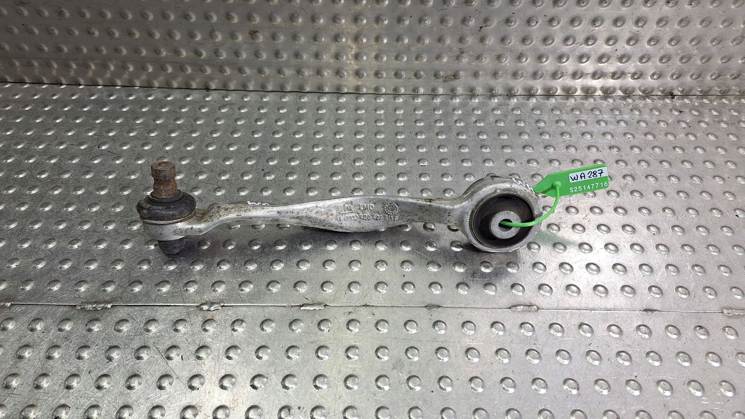 arm left front upper OE 4D0407511F AUDI A4 B6 A6 C5 PASSAT B5 SUPERB and