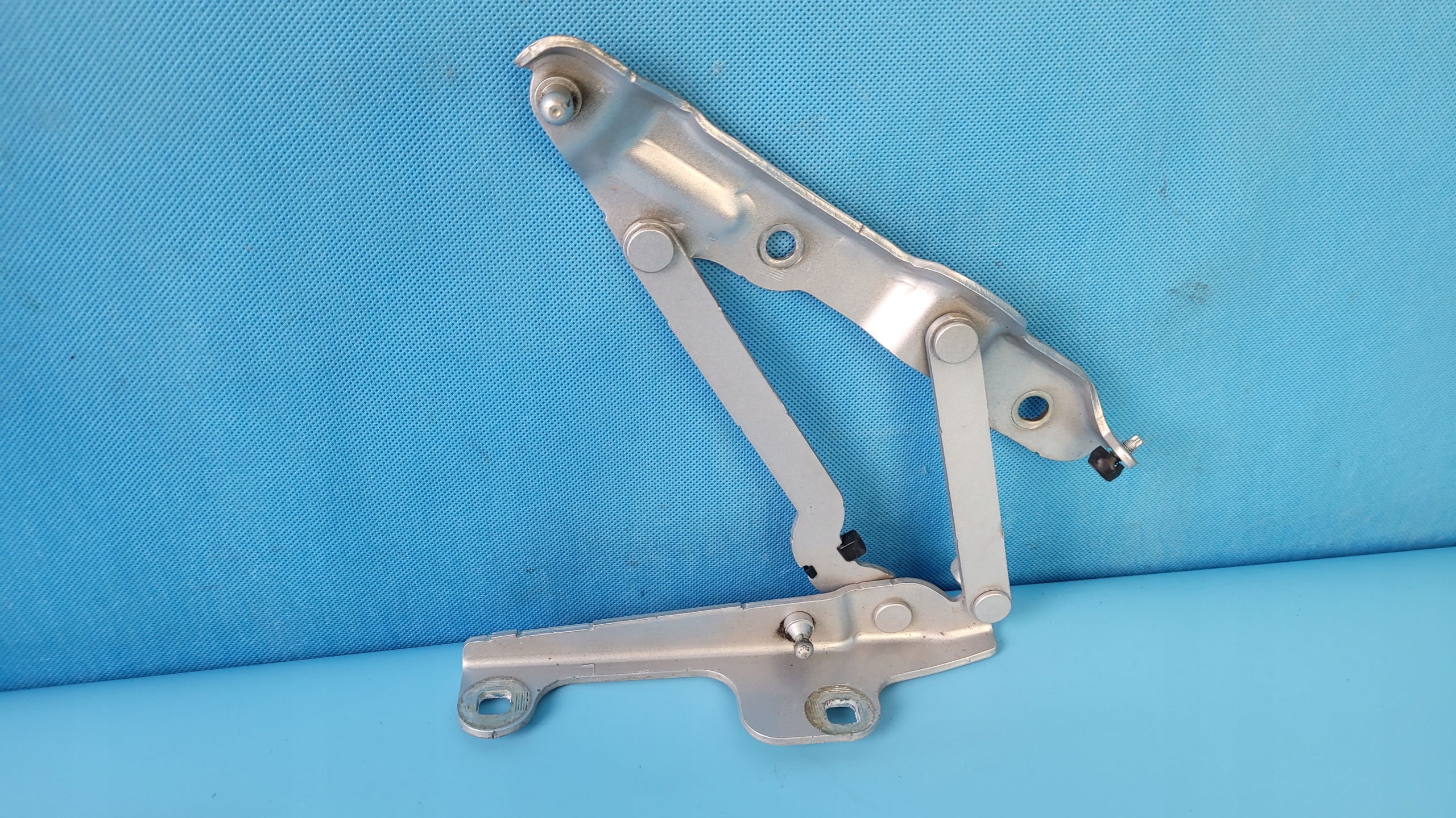 22785399 - Camaro SS 15R петля крышки багажника П