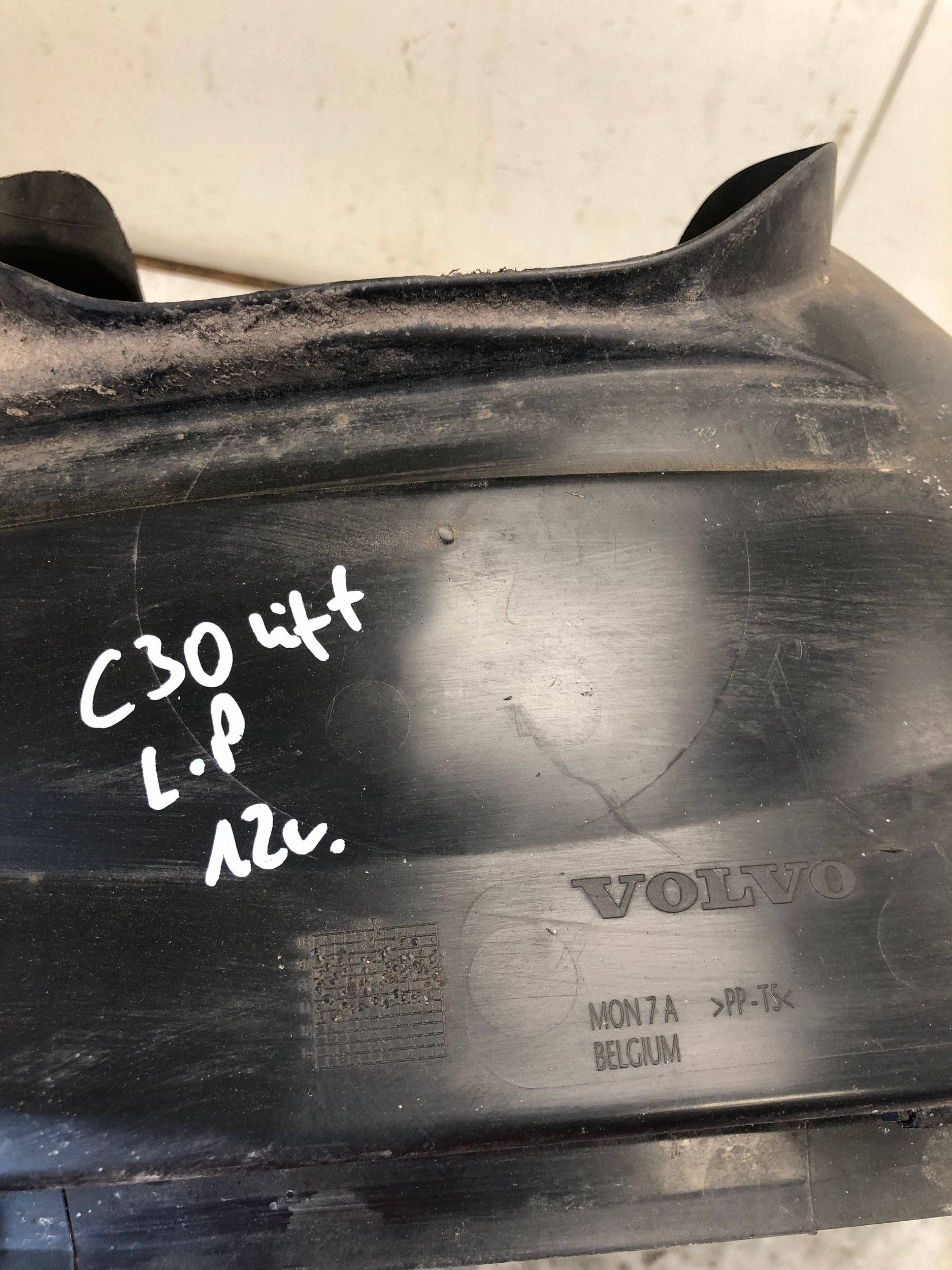 podblatník levý předek VOLVO C30 LIFT