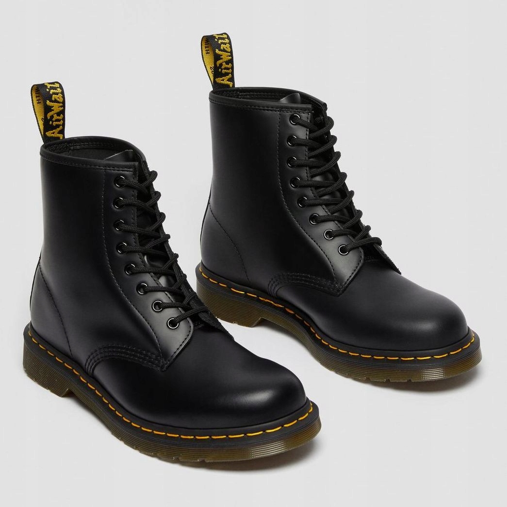 DR. MARTENS 1460 SMOOTH LEATHER 11822006 37 r. Model 1460 SMOOTH
