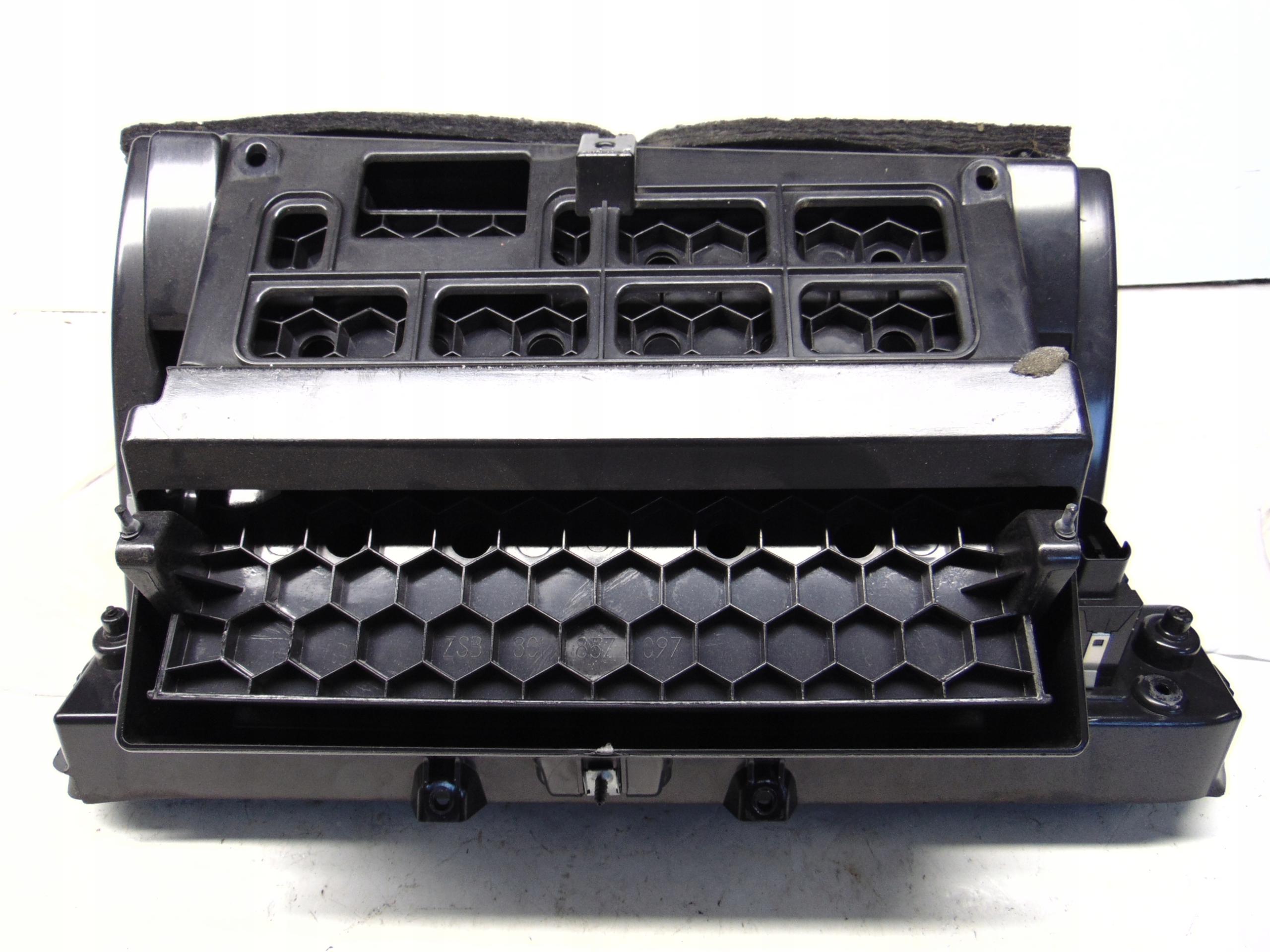 бардачок консоли пассажира vw PASSAT B7 европа