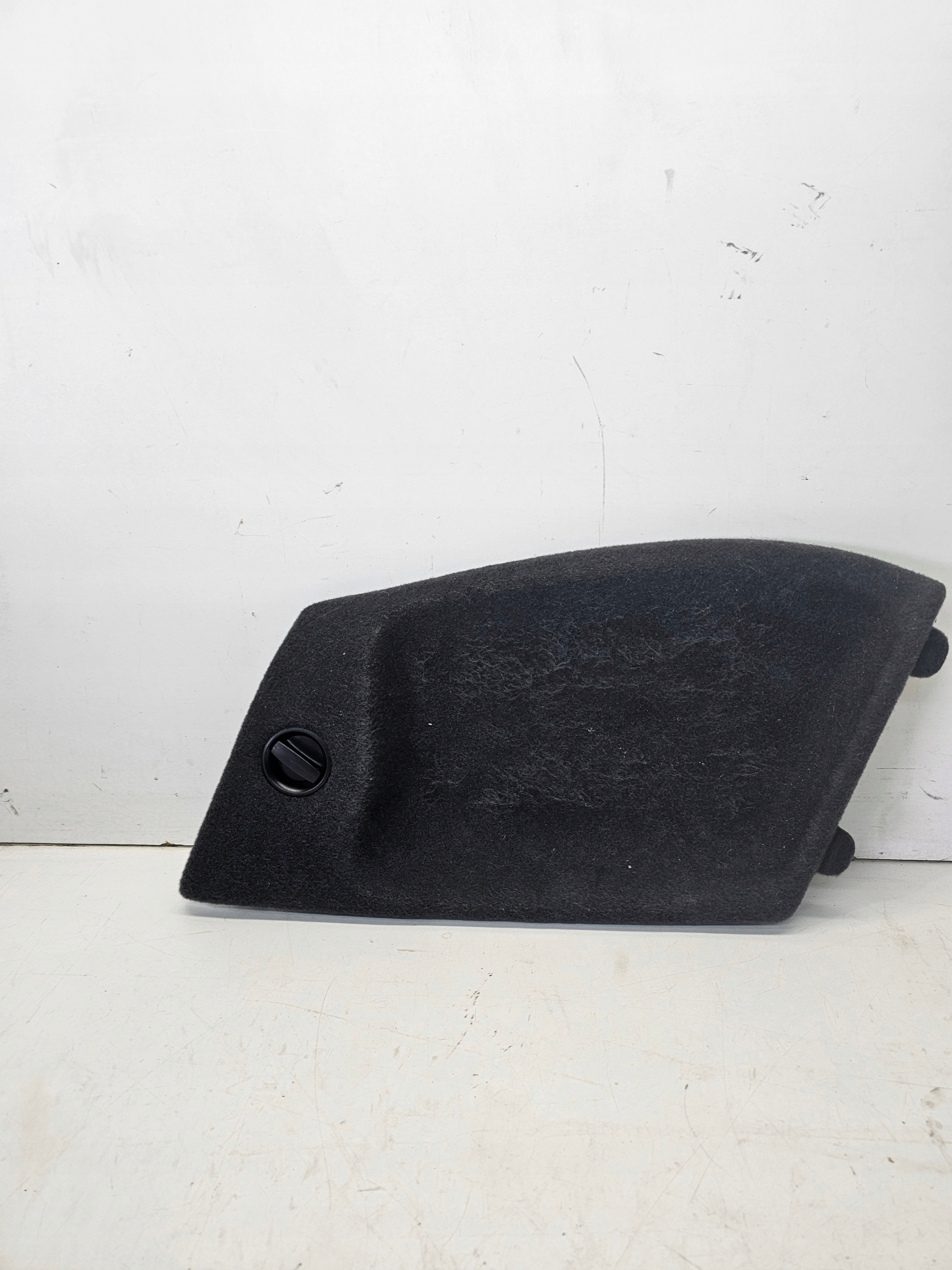 spoiler plato BOCZKA boot right AUDI Q3 8U 8U0863880D