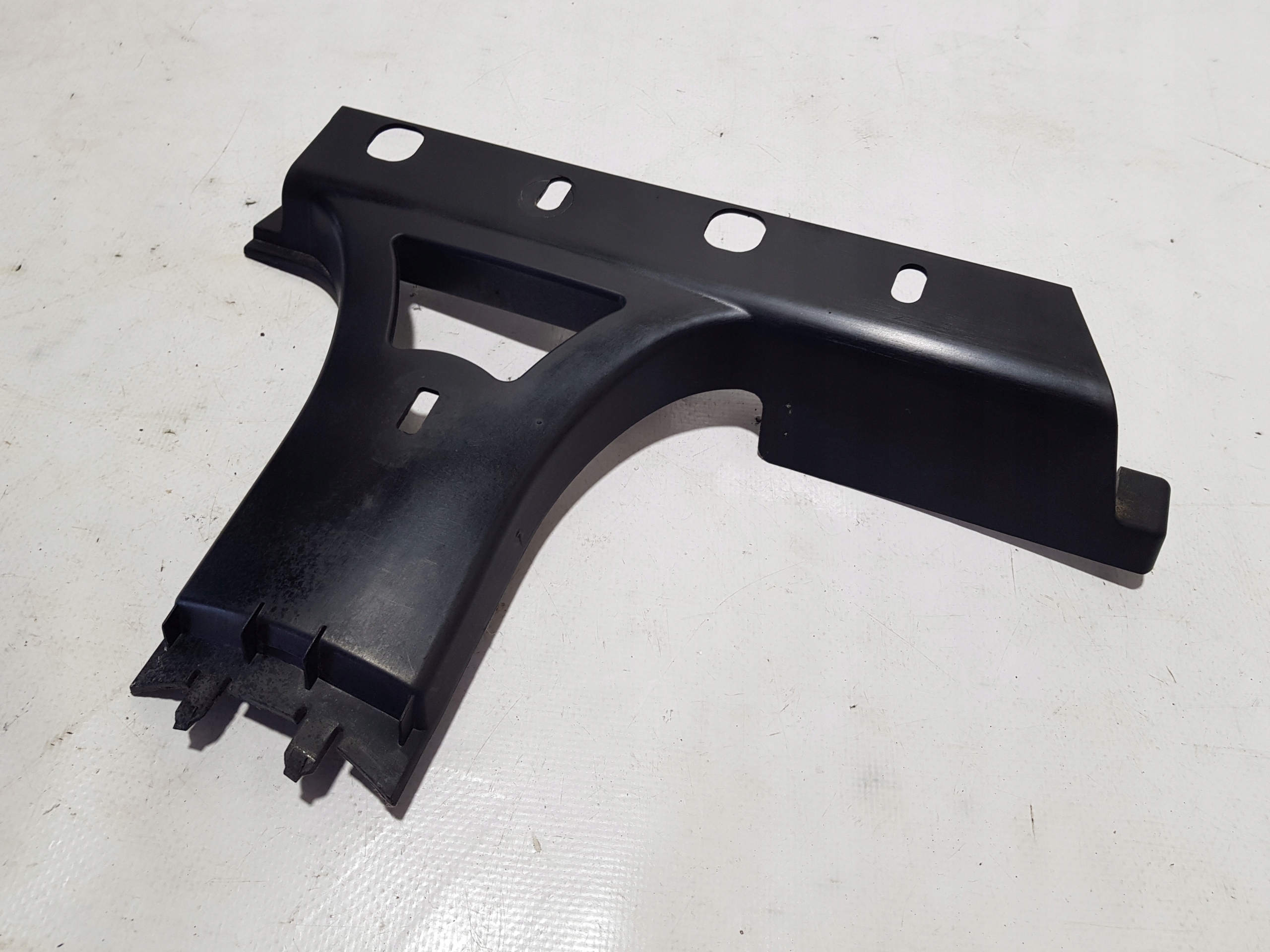 MERCEDES W207 bracket grille radiator 2078880190