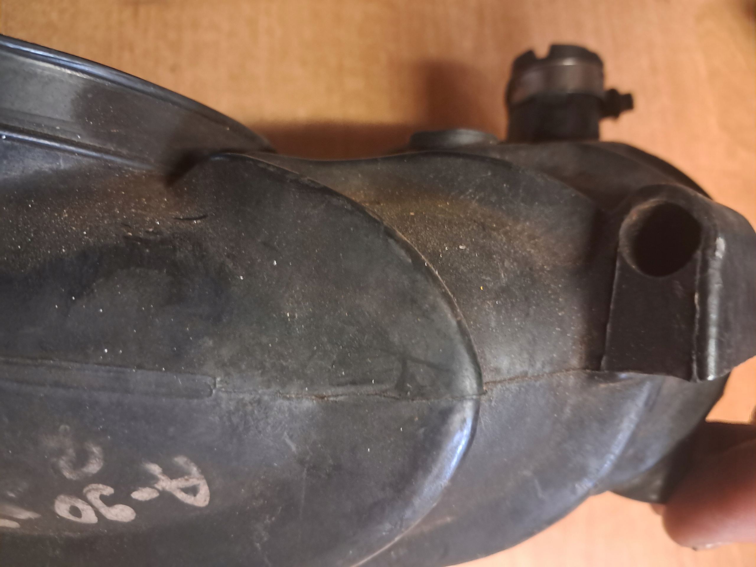 air hose AUDI 80 90 2,3 034133357D