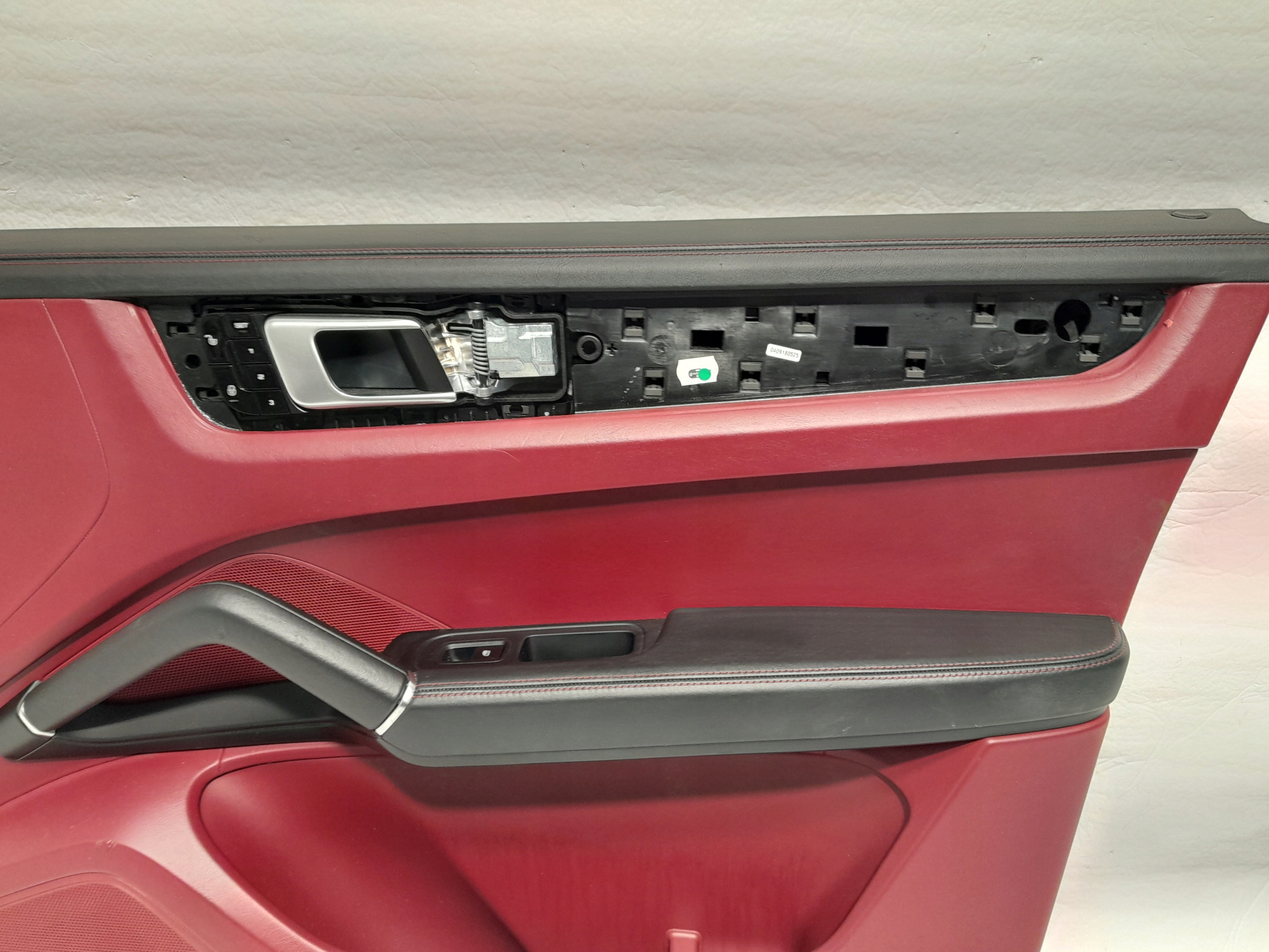 PORSCHE CAYENNE 9Y side door right front BOSE